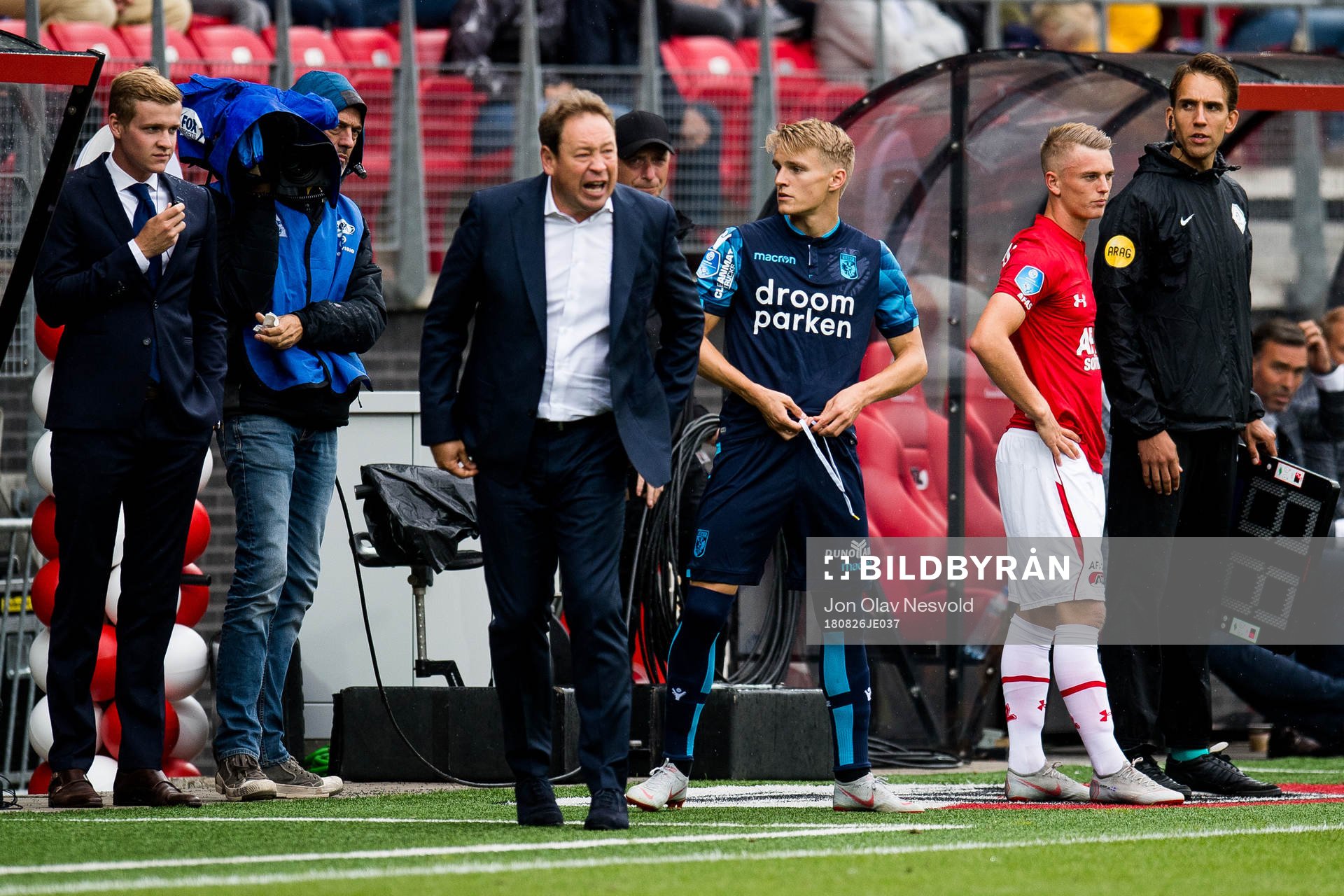 Leonid Slutskij, head coach, and Martin Ødegaard of Vitesse