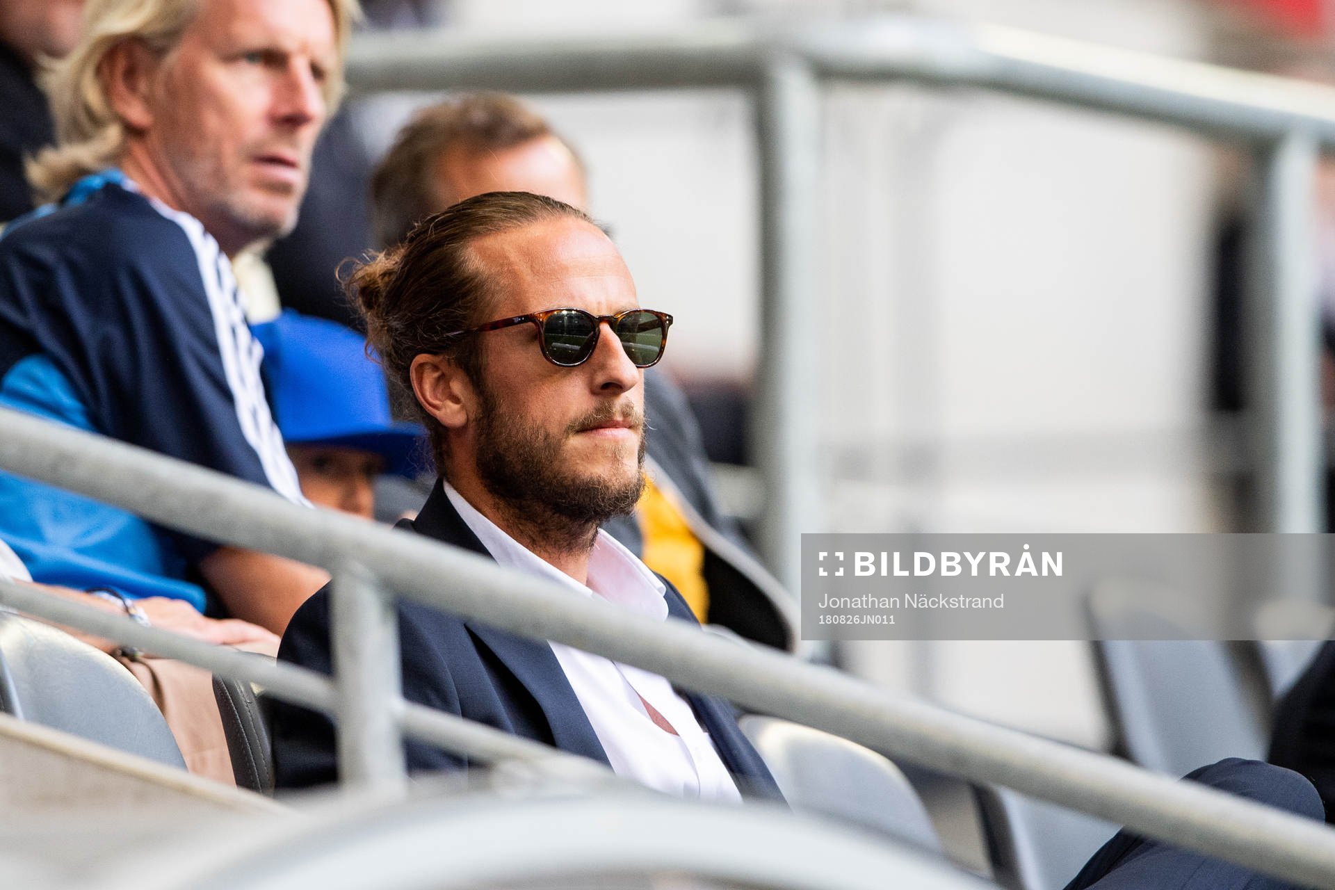 Djurgårdens Jonas Olsson på läktaren