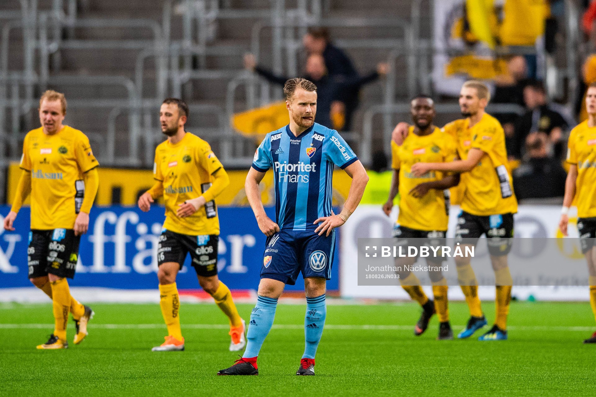 Djurgårdens Jacob Une Larsson deppar
