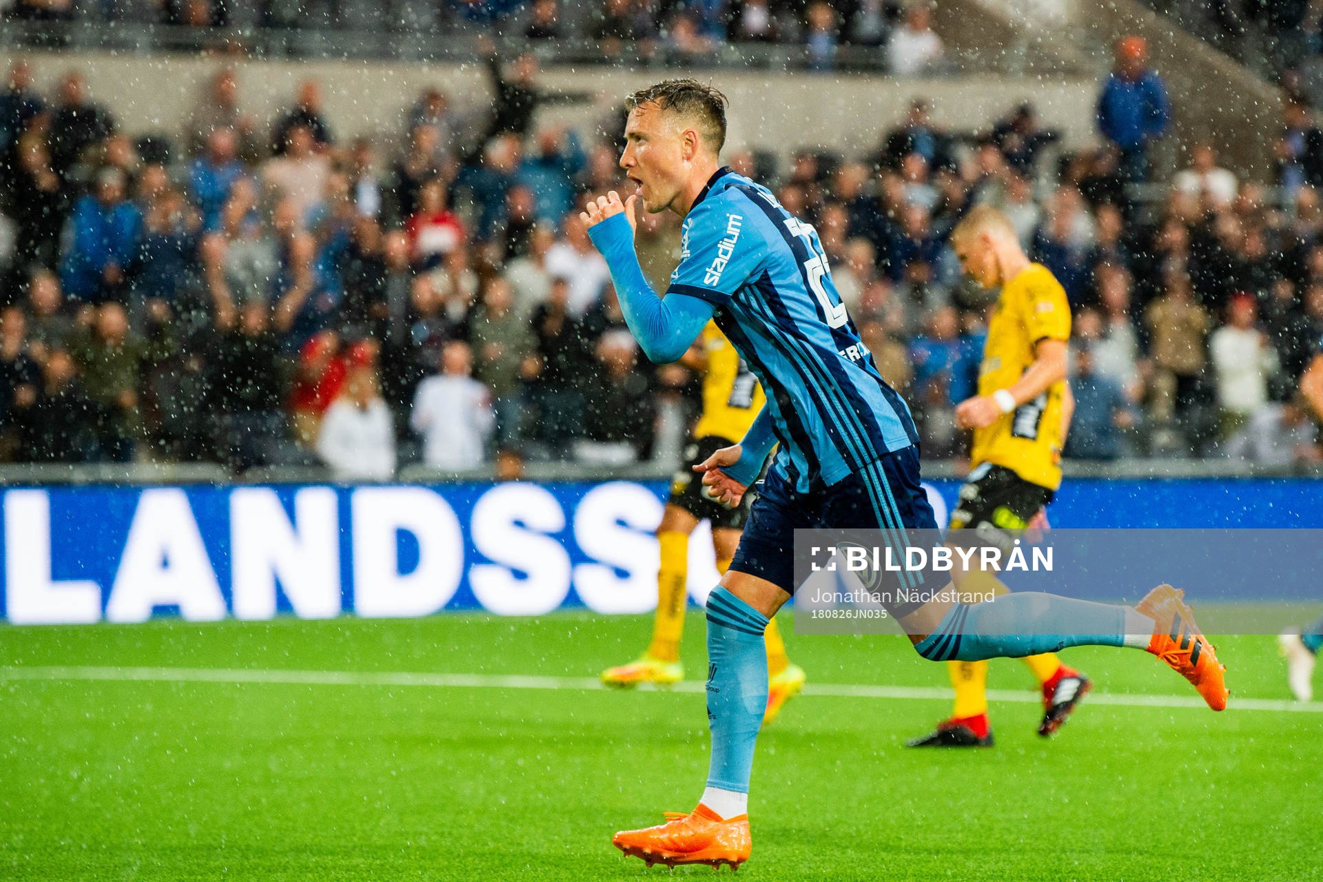 Djurgårdens Fredrik Ulvestad jublar efter 1-2 under fotbollsmatchen i Allsvenskan mellan Djurgården och Elfsborg den 26 augusti 2018 i Stockholm.