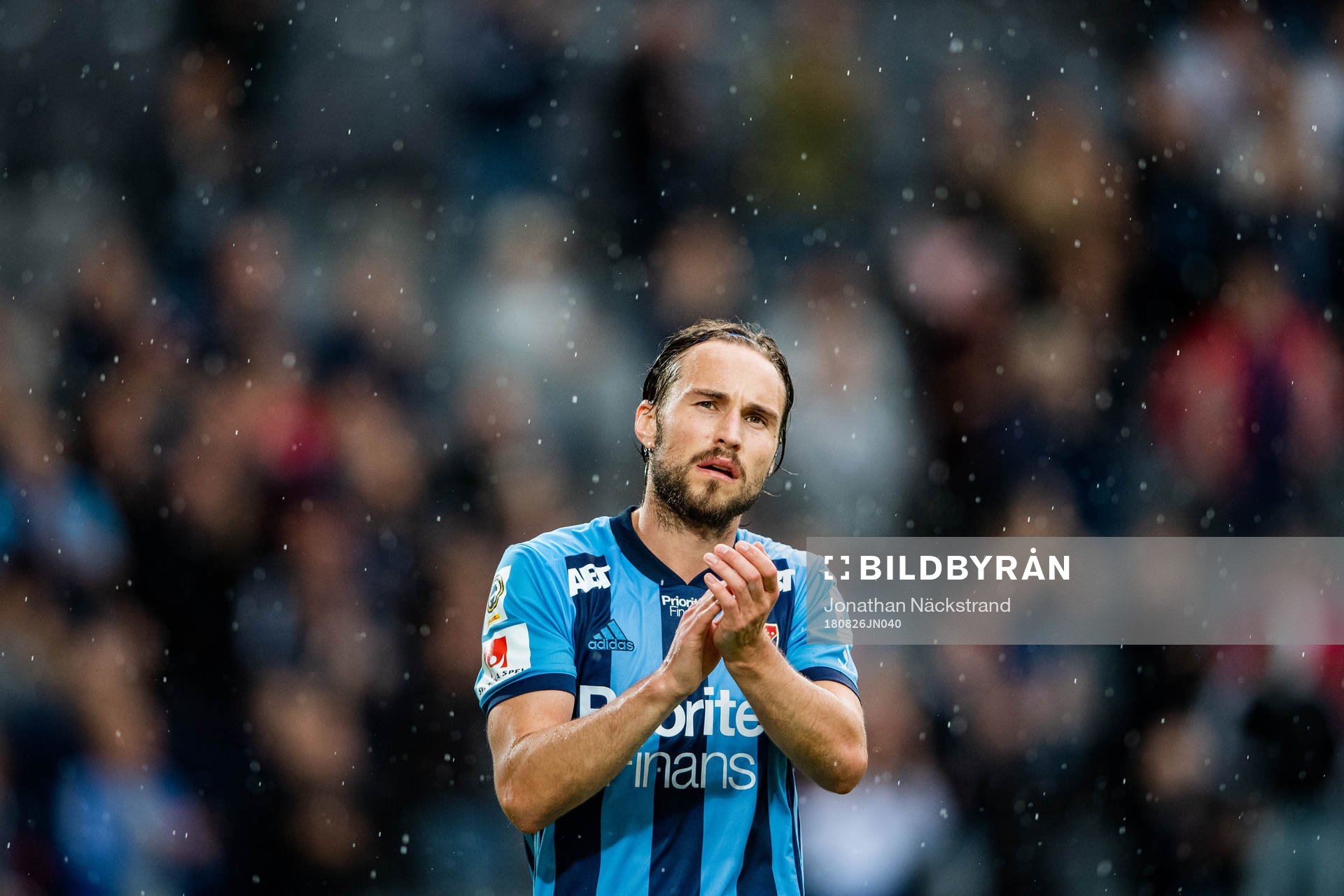 Djurgårdens Kevin Walker applåderar efter fotbollsmatchen i Allsvenskan mellan Djurgården och Elfsborg den 26 augusti 2018 i Stockholm.