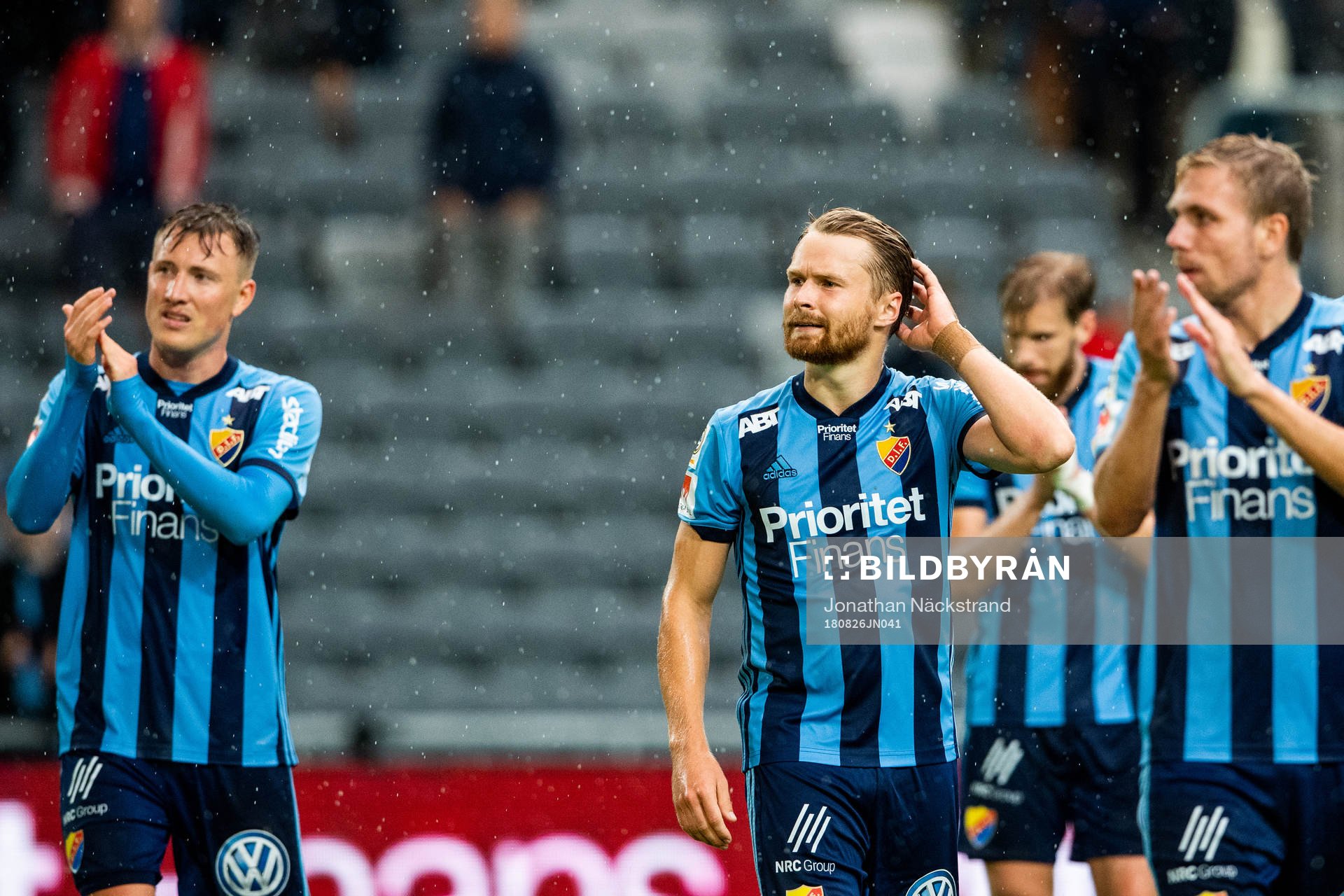 Djurgårdens spelare tackar publiken