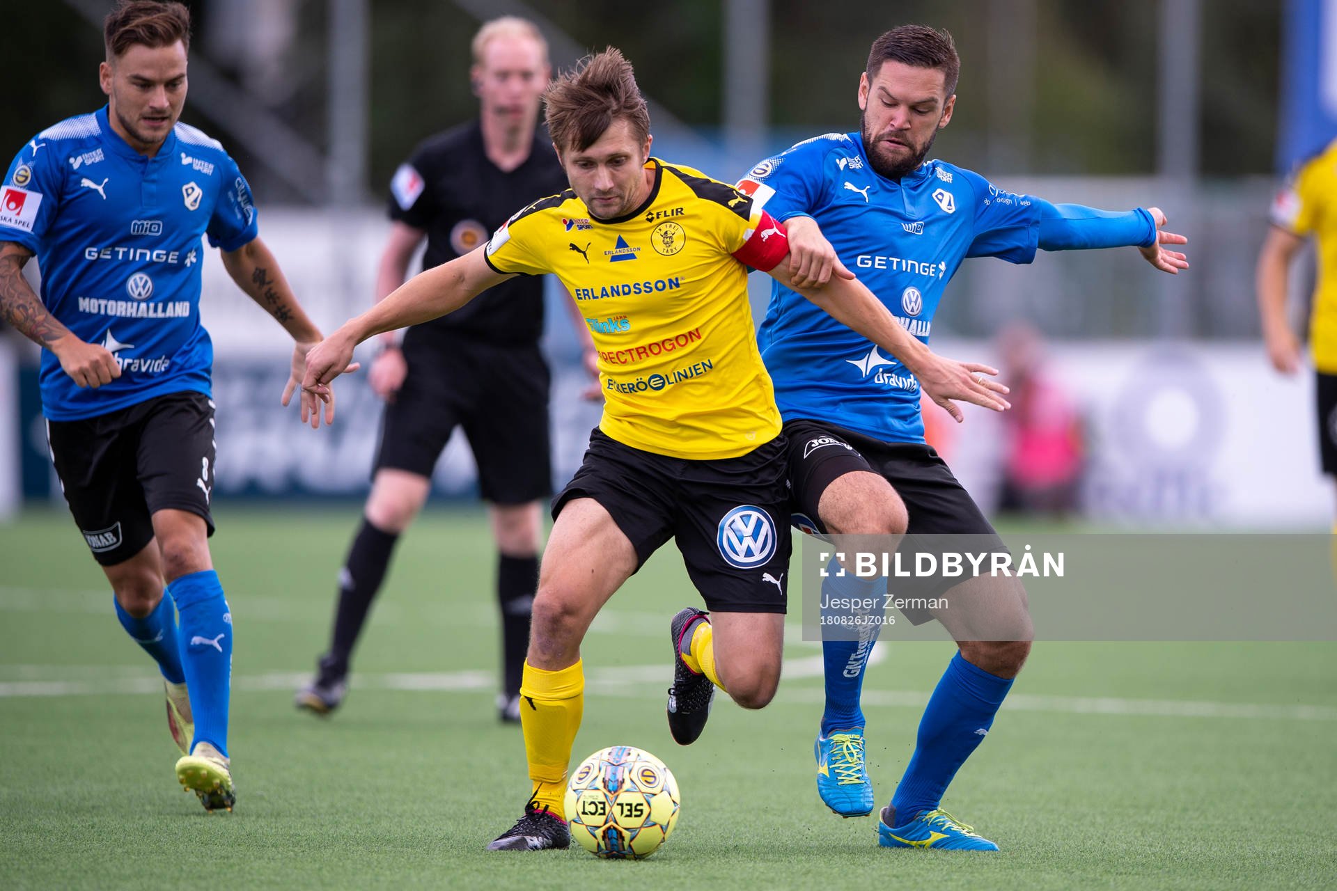 Frejs Adam Gradén och Halmstads Ivo Pekalski