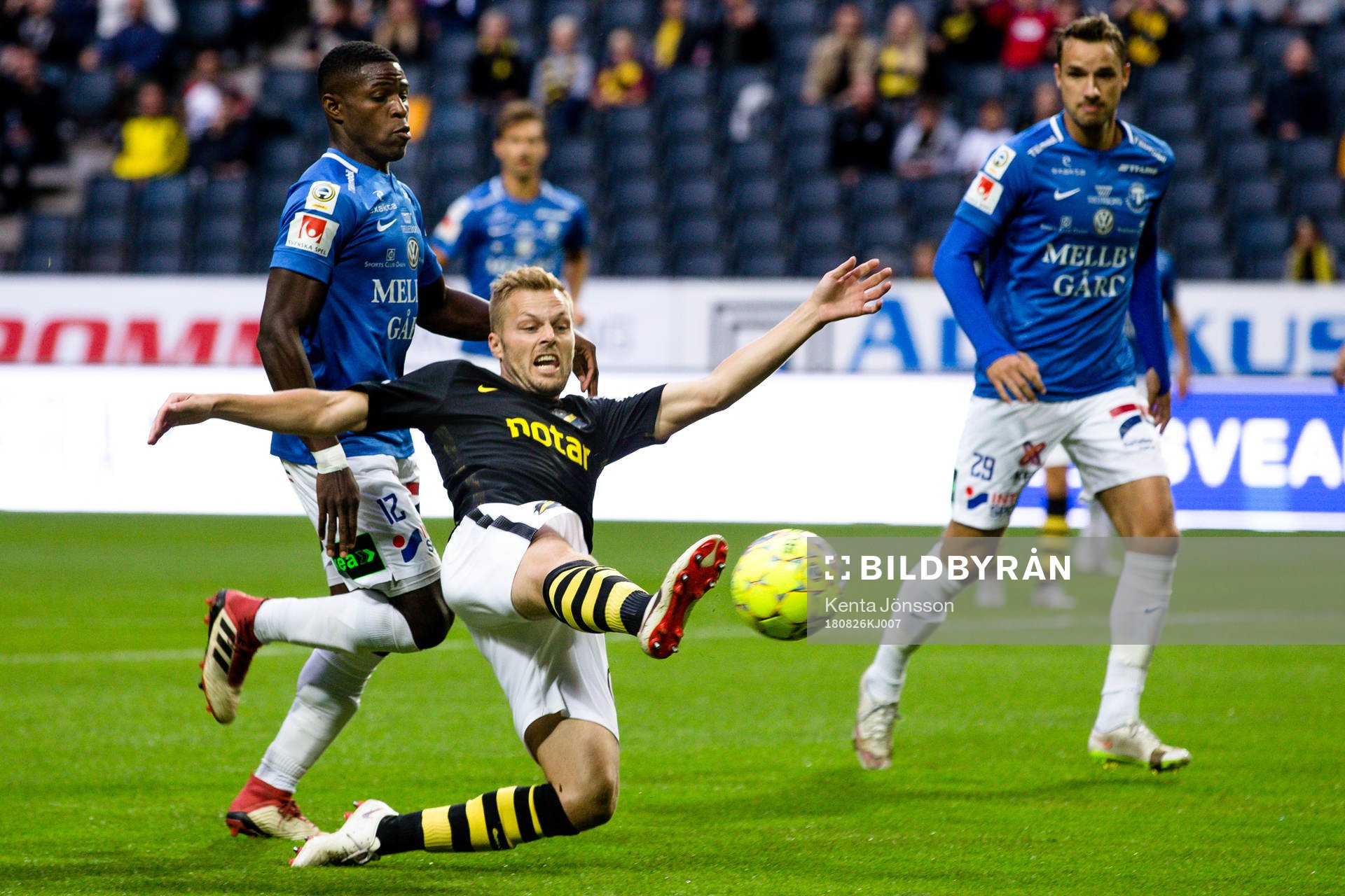 s Sebastian Larsson