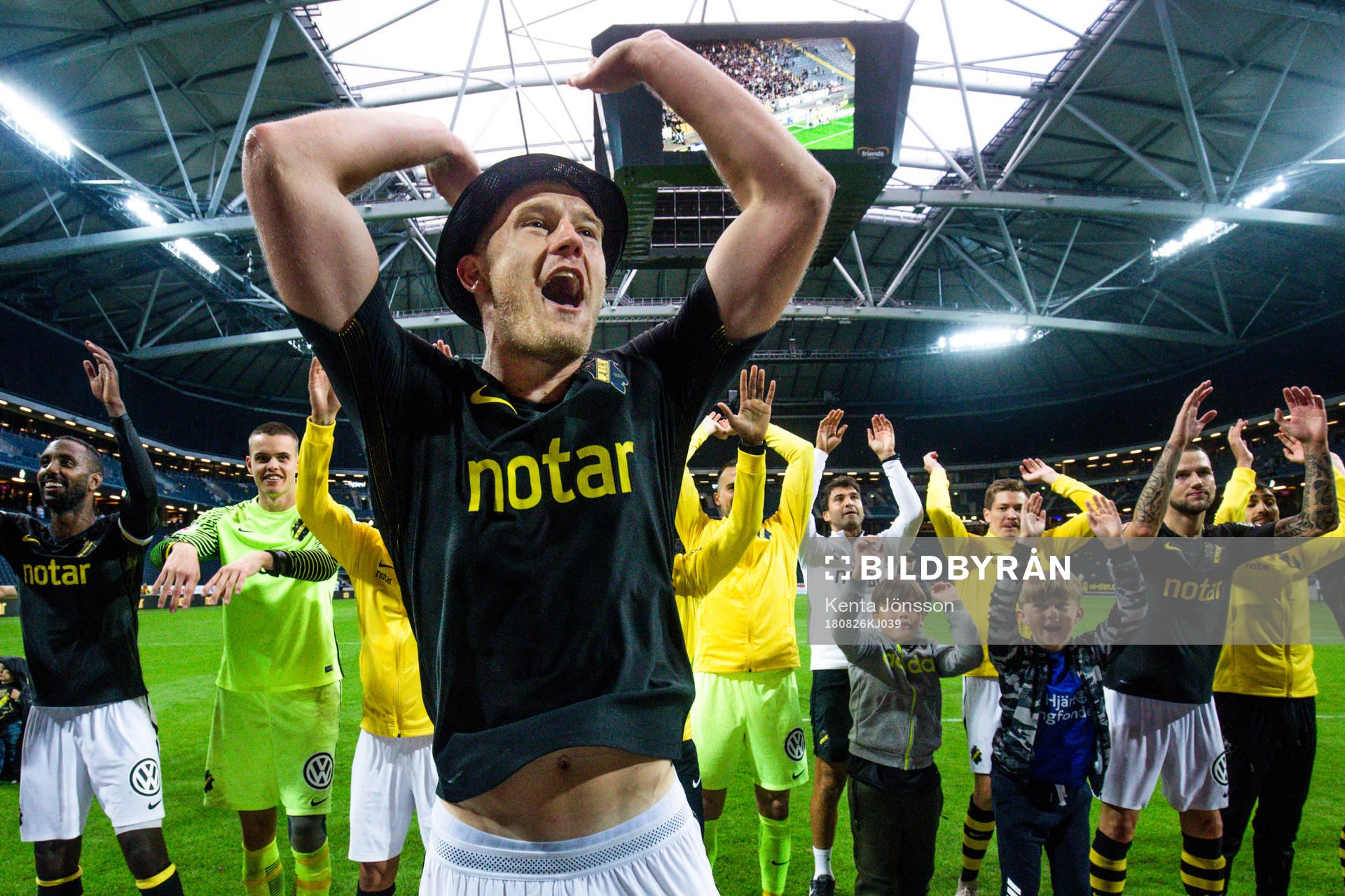 s Robin Jansson jublar