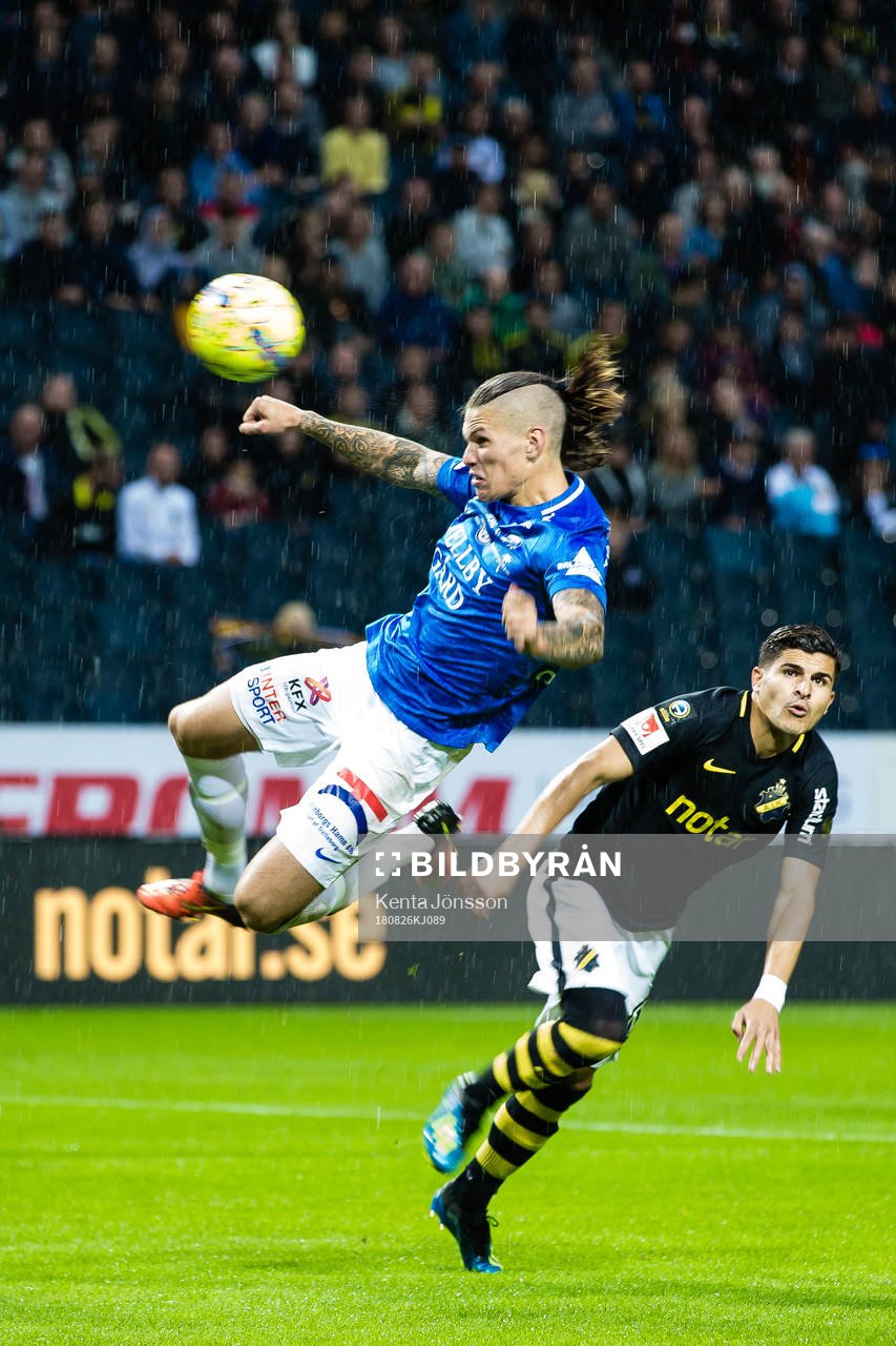 s Tarik Elyounoussi