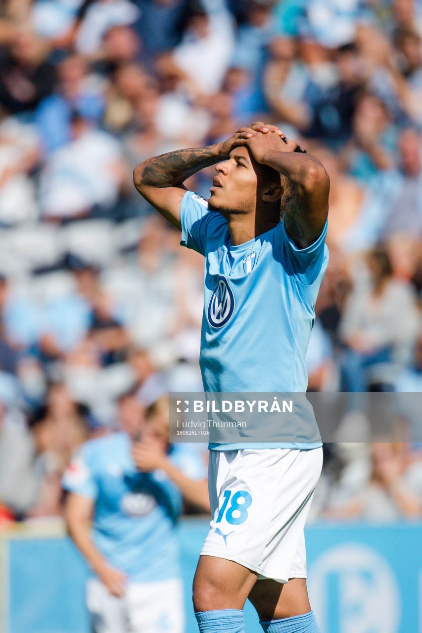 Malmö FFs Romain Gall deppar