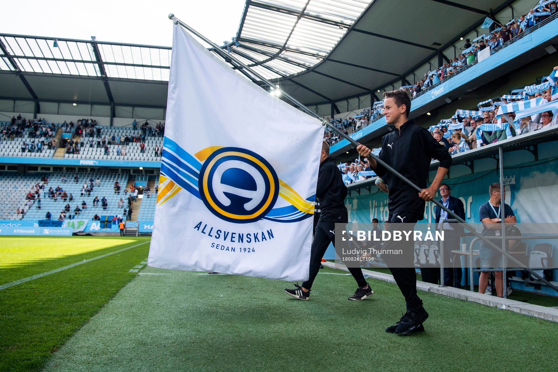 Allsvenskans logotype på fanor
