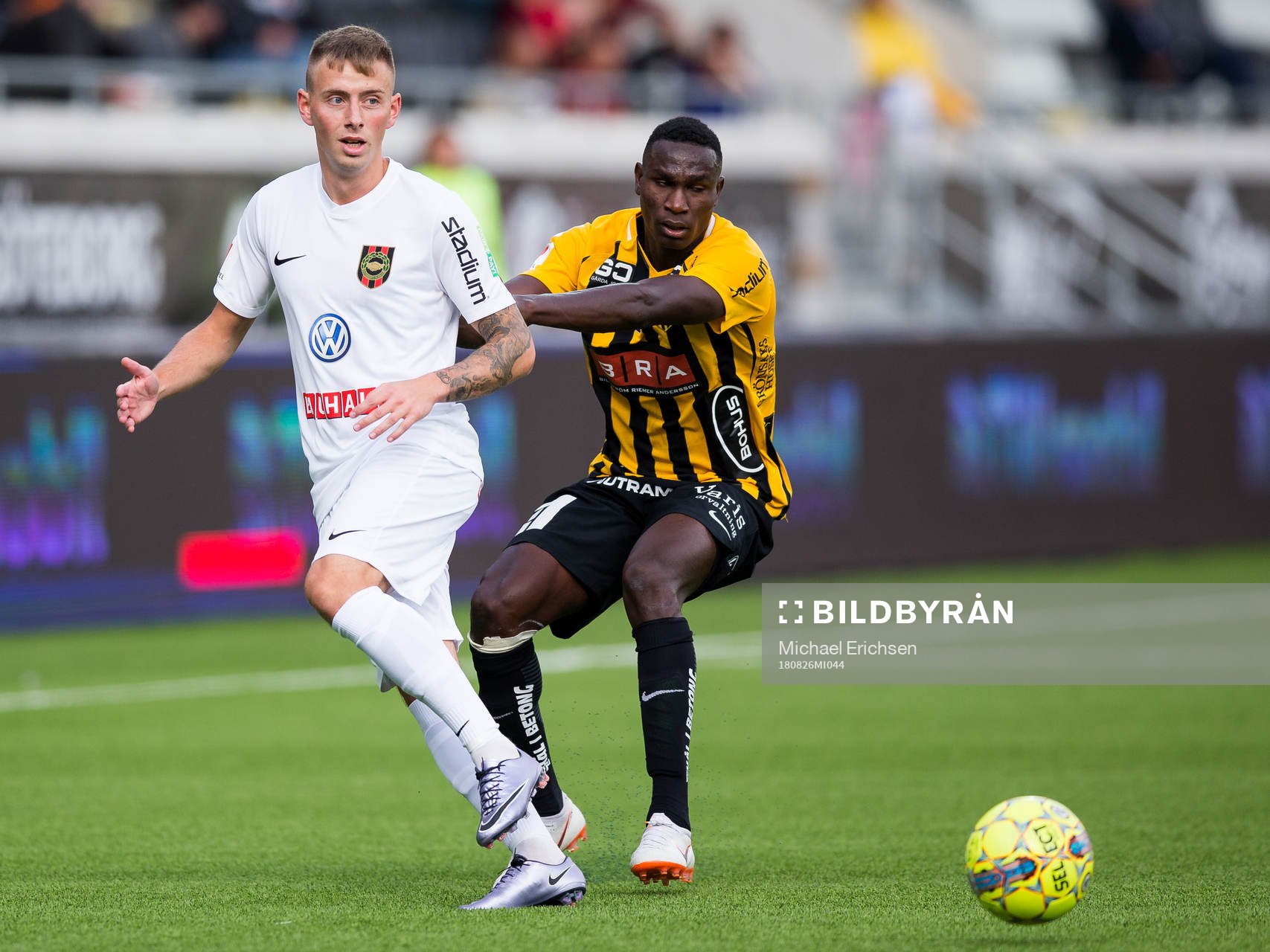 Brommapojkarnas Petar Petrovic Elohor Ekpolo