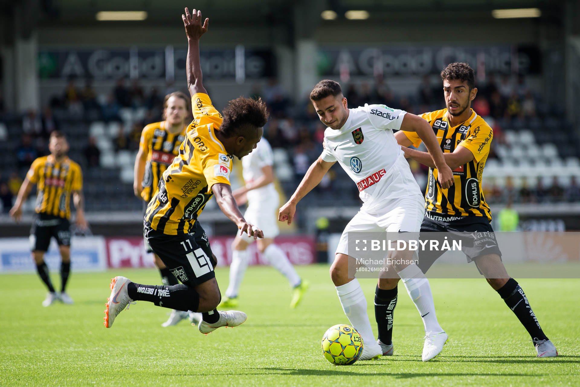 Brommapojkarnas Moustafa Zeidan mot Häckens Nasiru