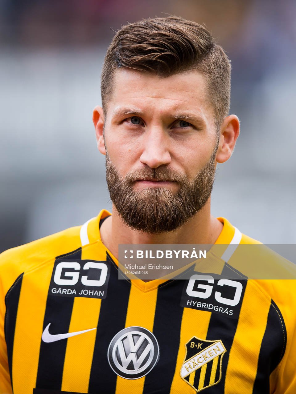 Häckens Joona Toivo på line up innan fotbollsmatchen i