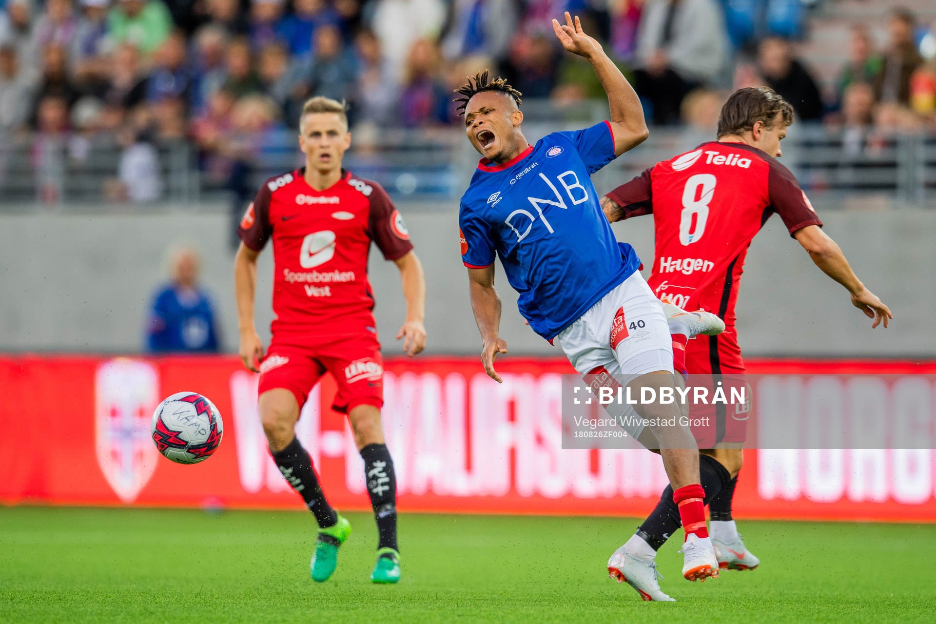 Chidera Ejuke of Vålerenga and Fredrik Haugen of Brann