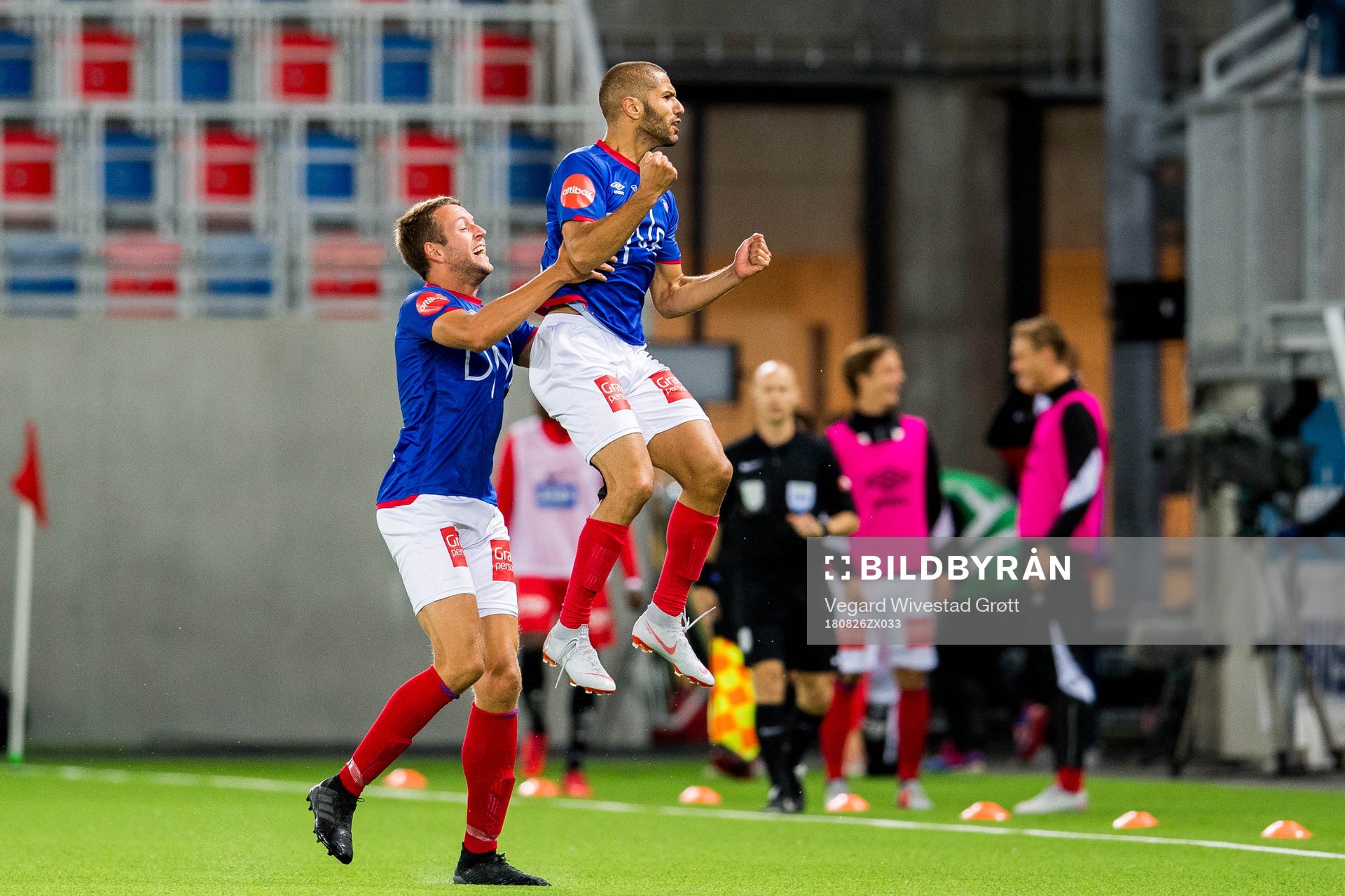 Amin Nouri of Vålerenga celebrates with teammate Jonatan