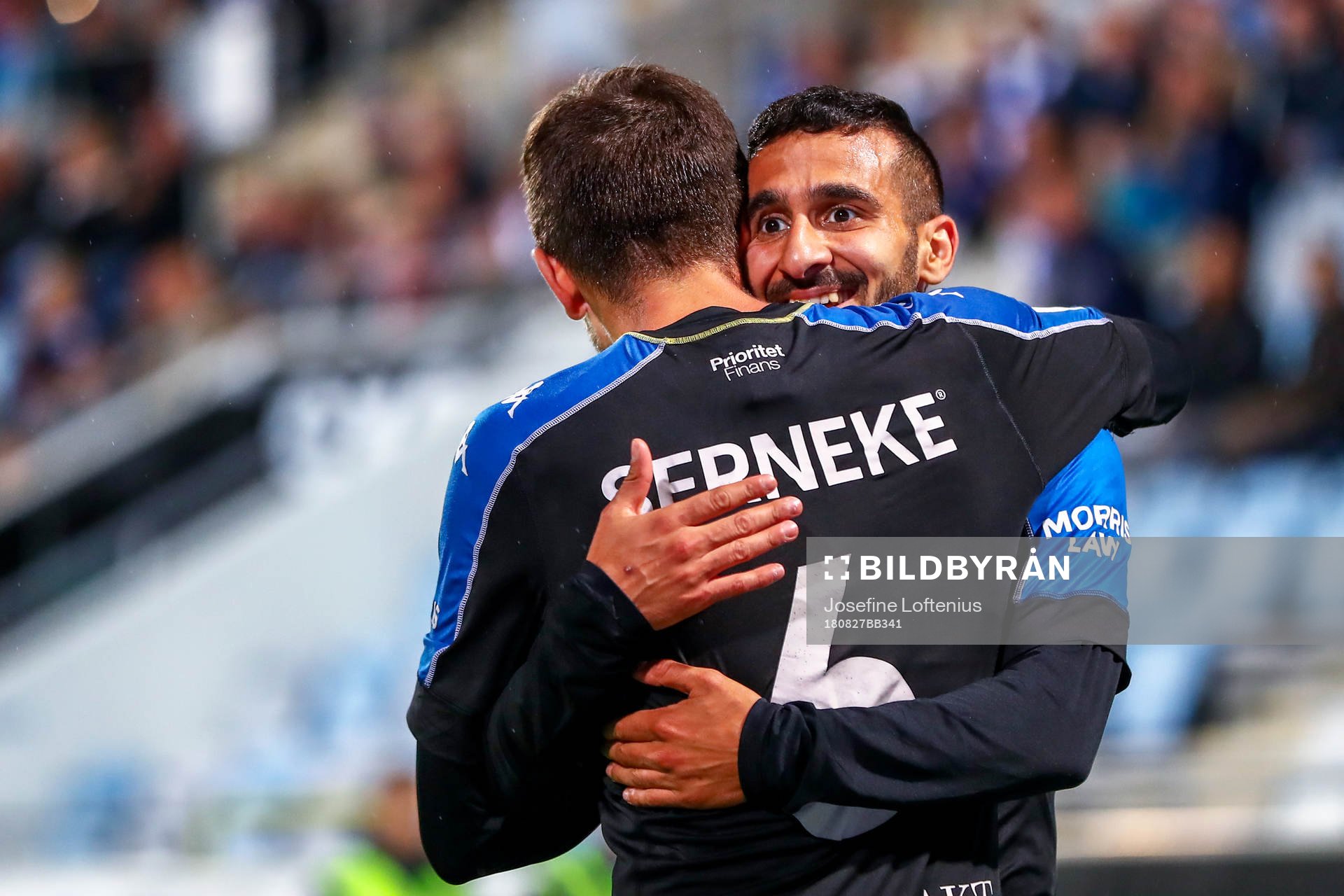 IFK Göteborgs Sargon Abraham jublar med Fredrik Oldrup Jensen efter 0-1 under fotbollsmatchen i Allsvenskan mellan Norrköping och IFK Göteborg den 27 augusti 2018 i Norrköping.