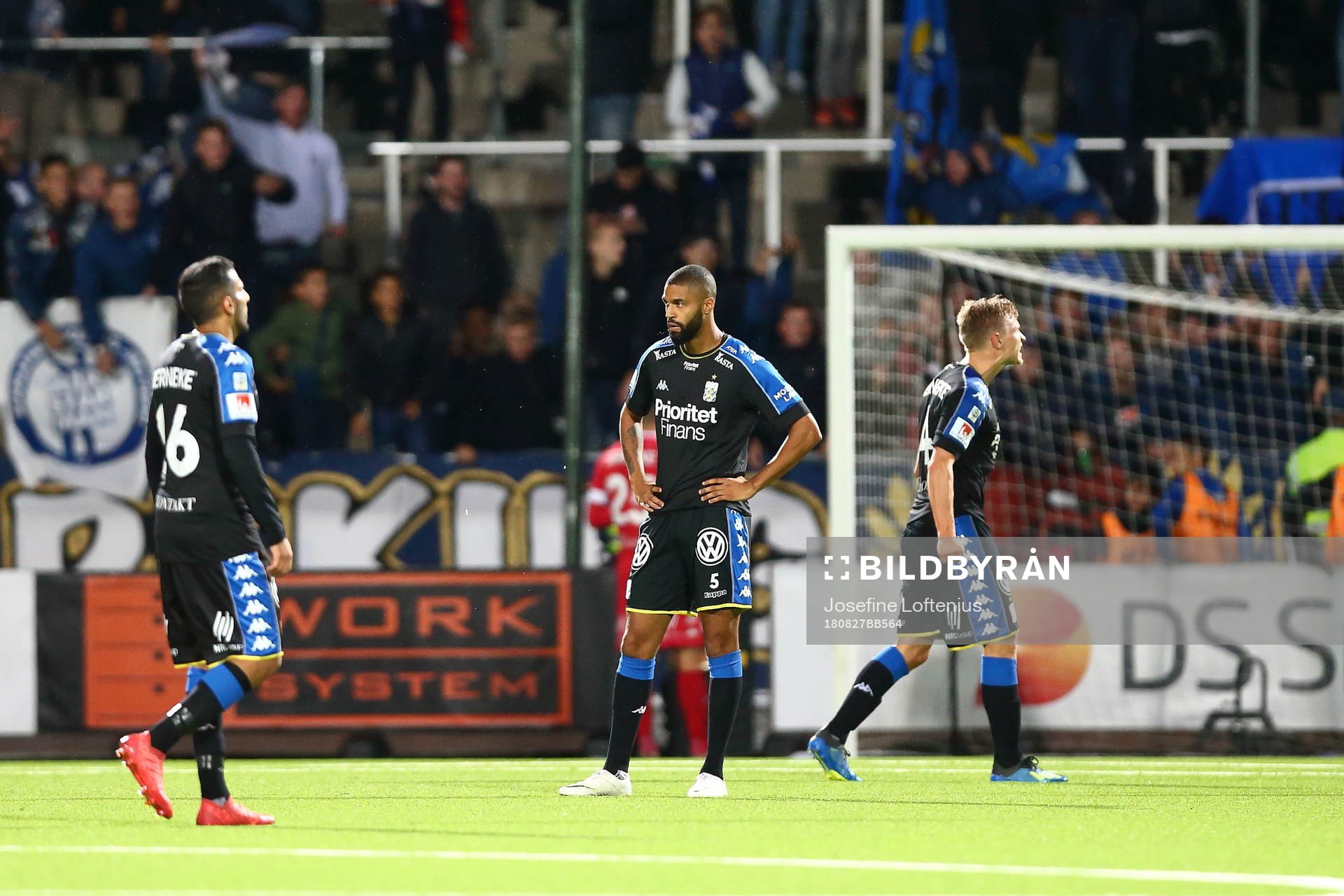 IFK Göteborgs Kristopher Da Graca och Carl Starfelt deppar