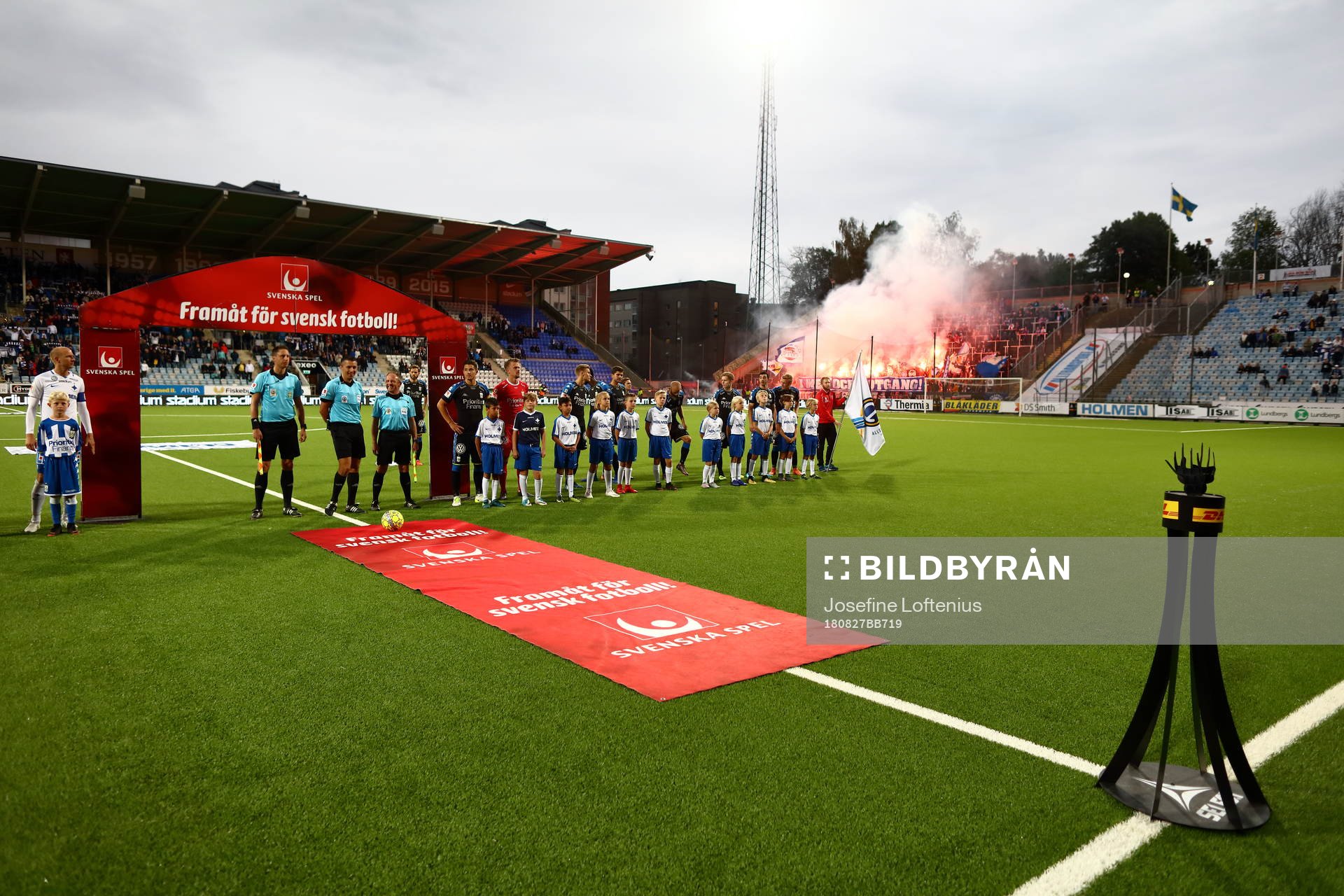 IFK Göteborgs lag står uppställt och i bakgrunden