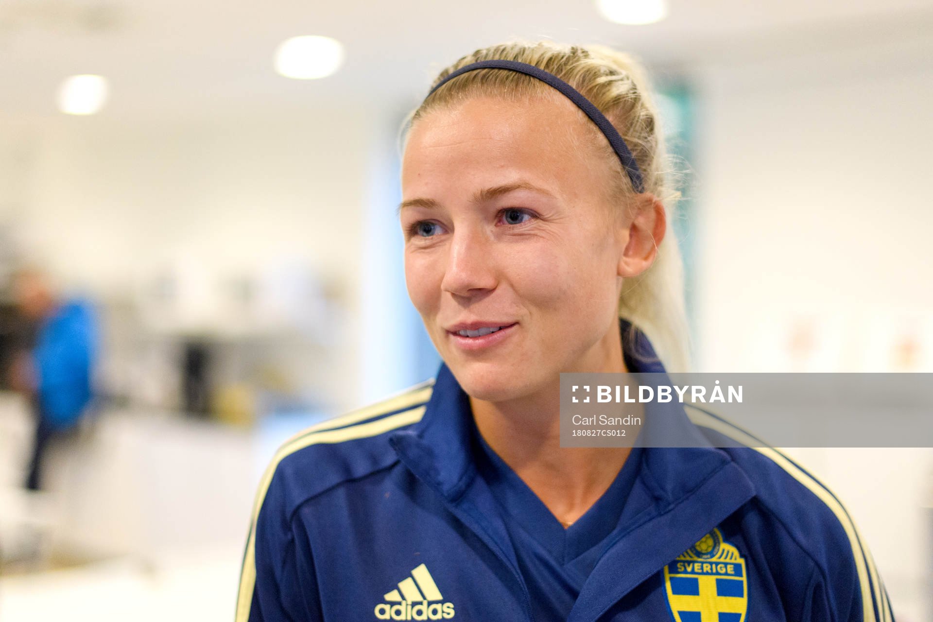 Hanna Glas blir intervjuad