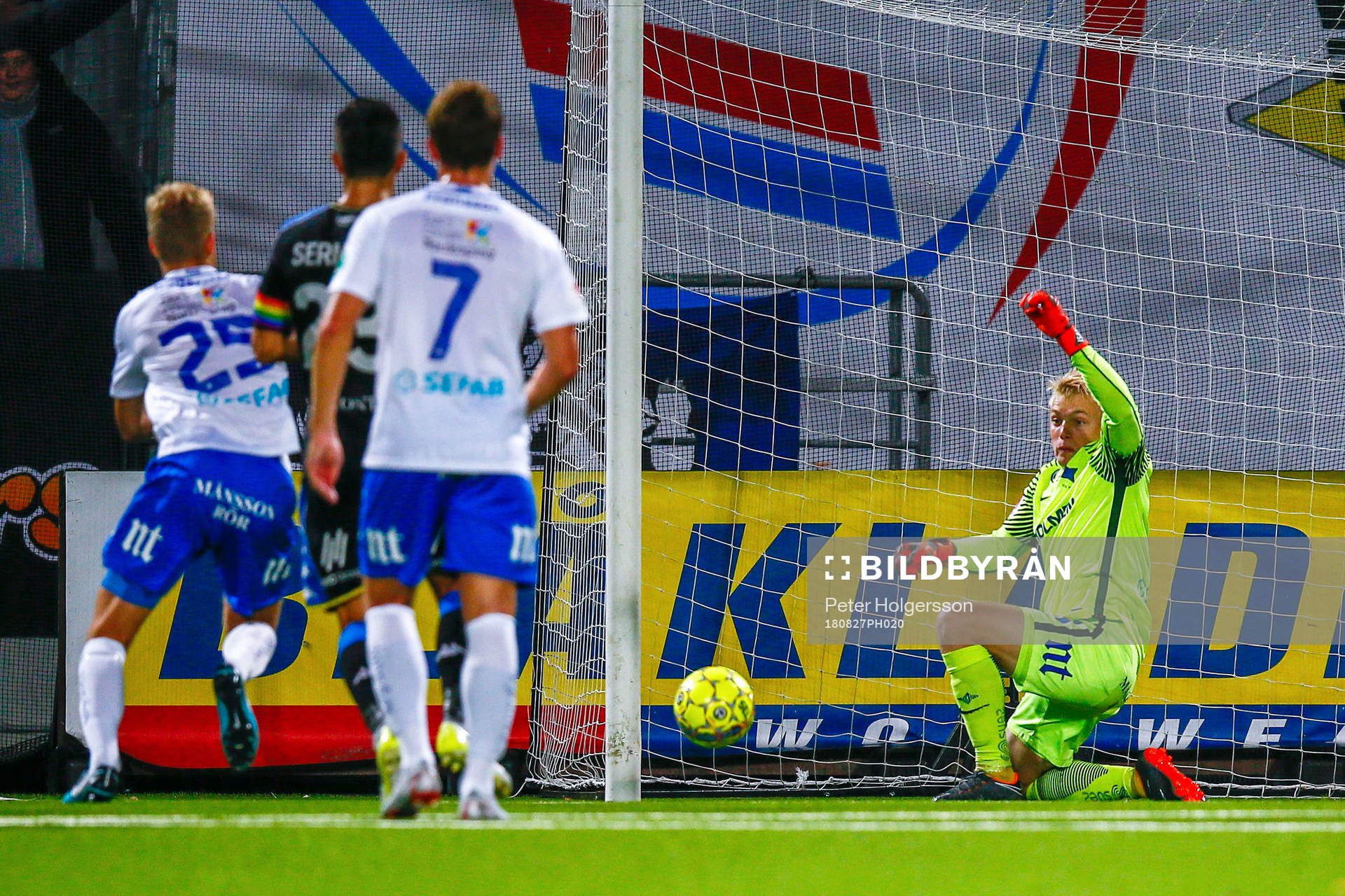IFK Göteborgs Sargon Abraham gör 0-1 på en straffretur