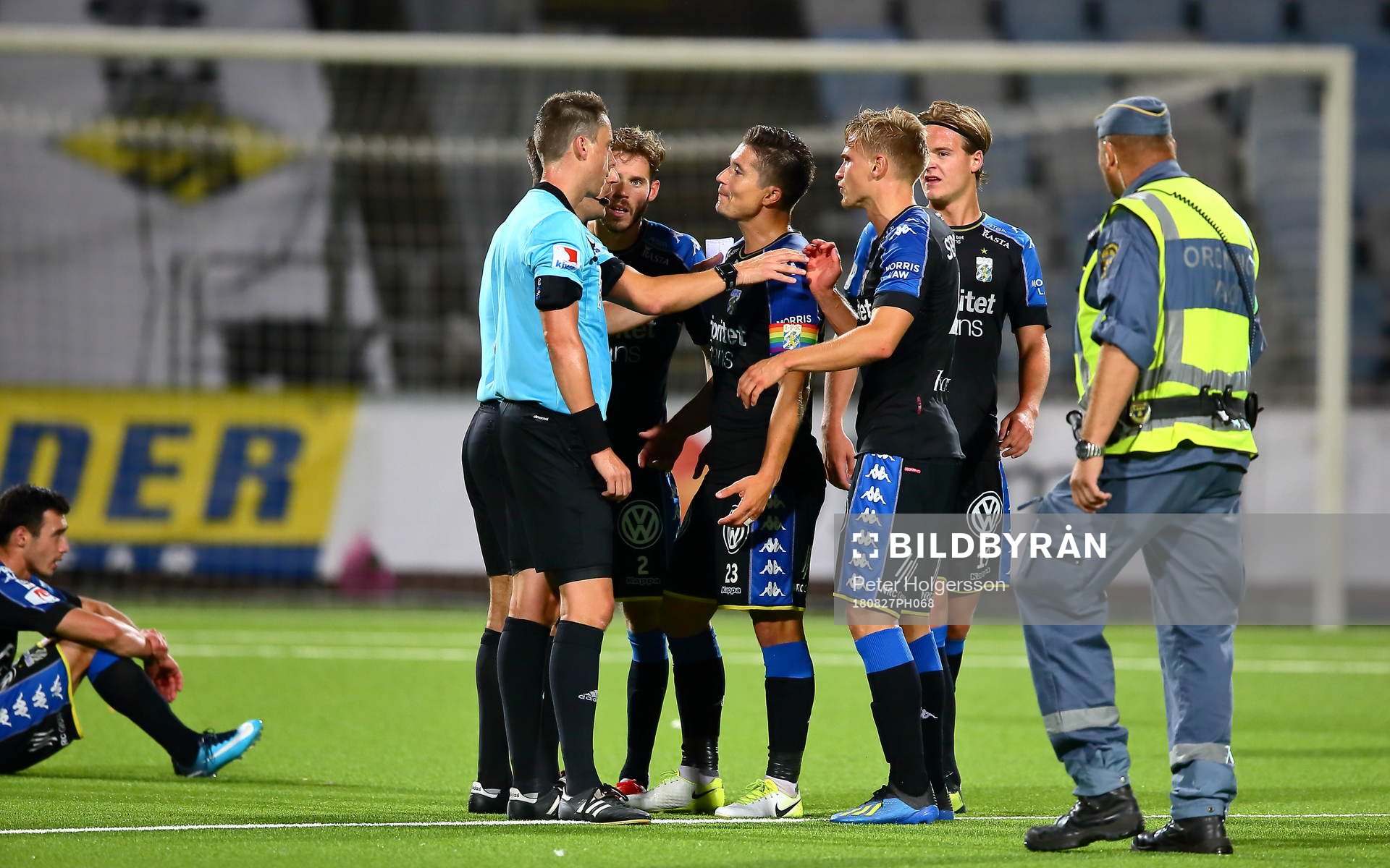 IFK Göteborgs spelare med David Boo Wiklander reagerar på
