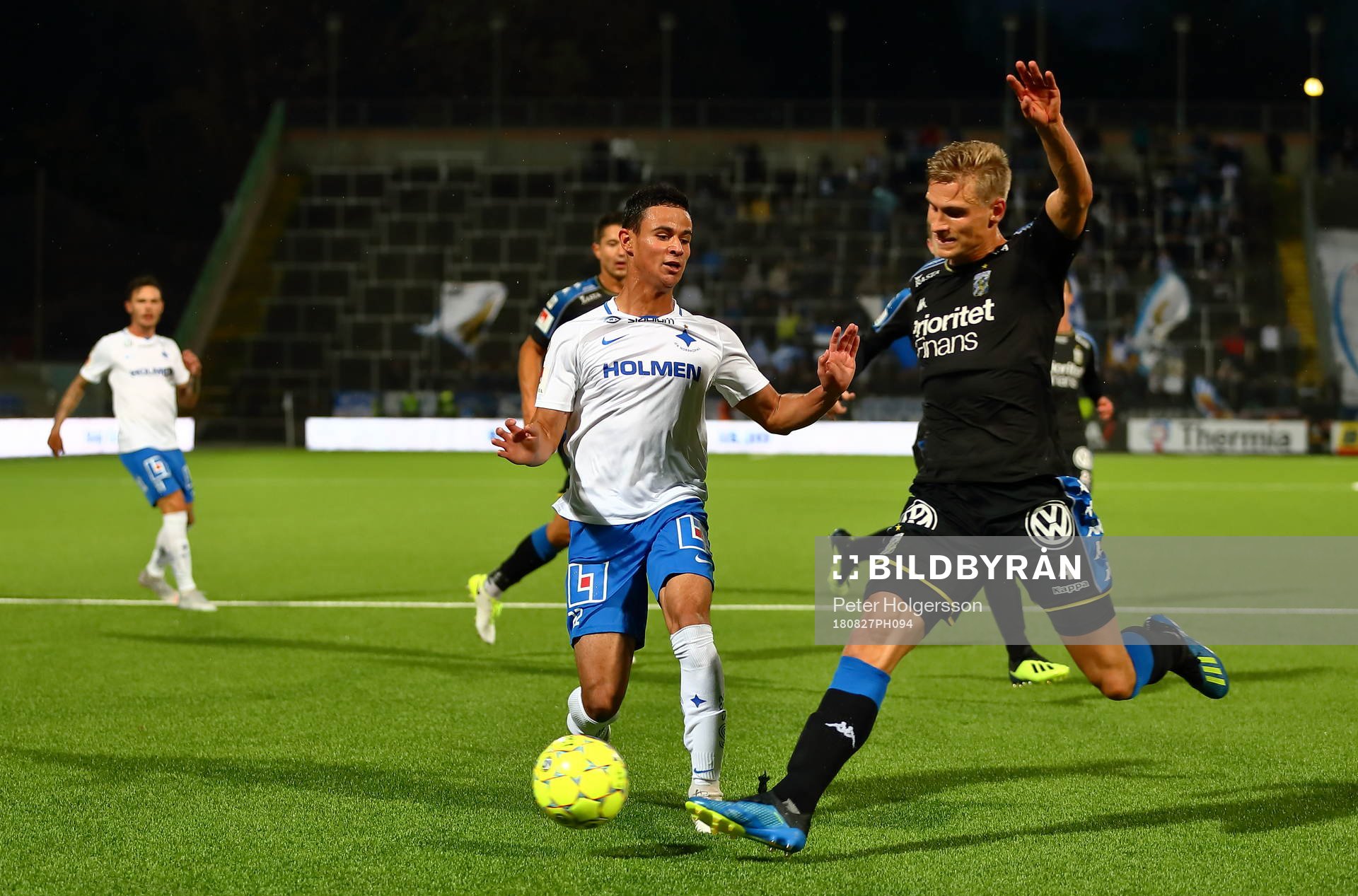 Norrköpings Ian Smith   och IFK Göteborgs Carl Starfelt