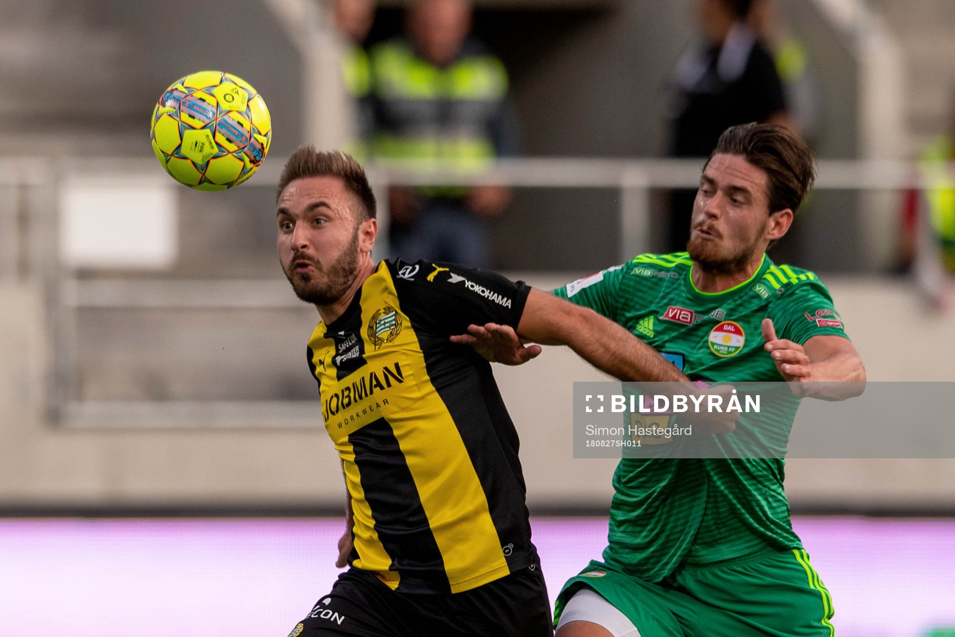 Hammarbys Muamer Tankovic och Dalkurds Robin Tranberg