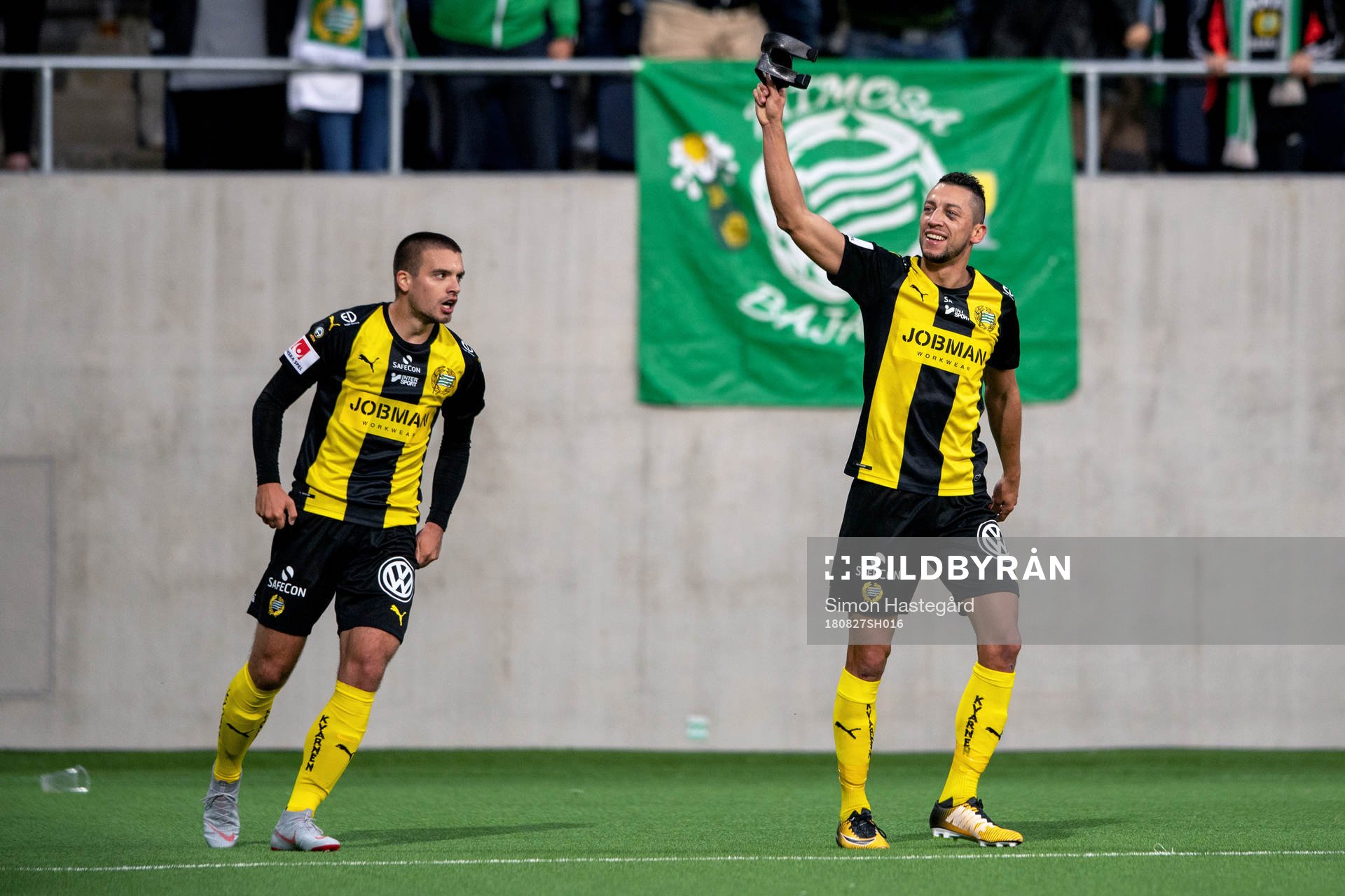 Hammarbys Nikola Djurdjic jublar med Vladimir Rodic