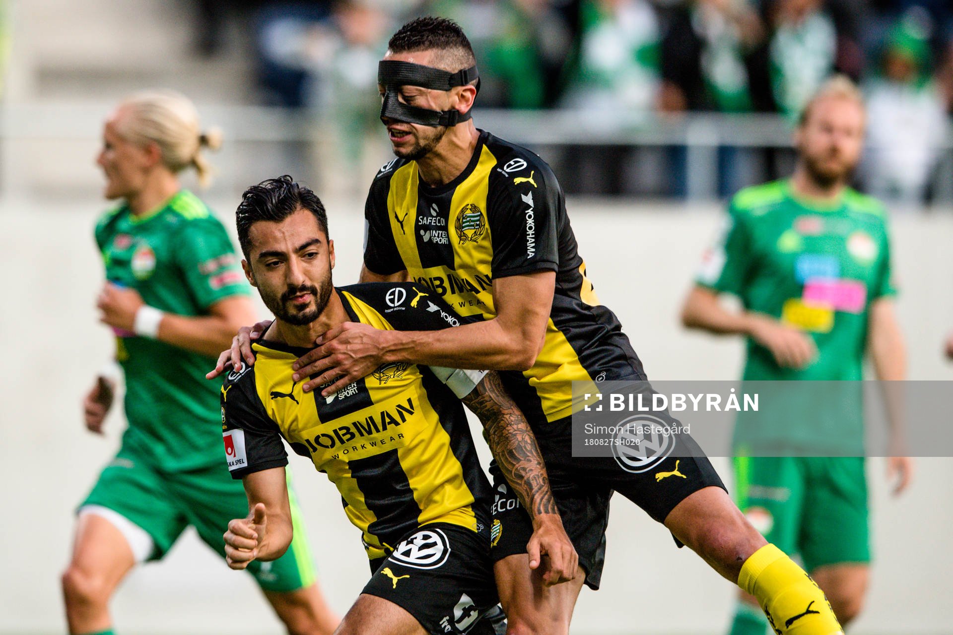 Hammarbys Nikola Djurdjic jublar med Jiloan Hamad