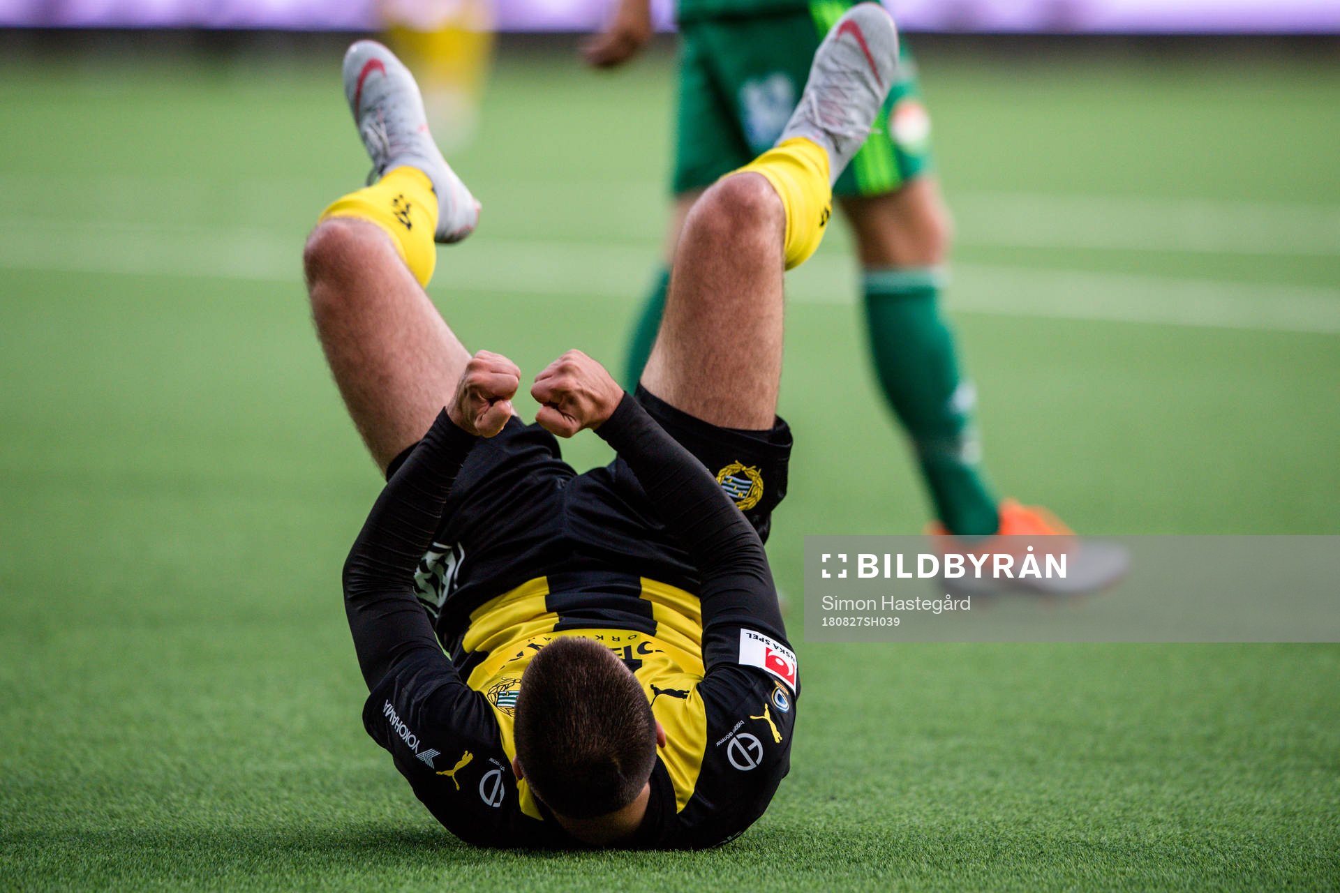 Hammarbys Vladimir Rodic jublar efter en straffsituation under fotbollsmatchen i Allsvenskan mellan Dalkurd och Hammarby den 27 augusti 2018 i Gävle.