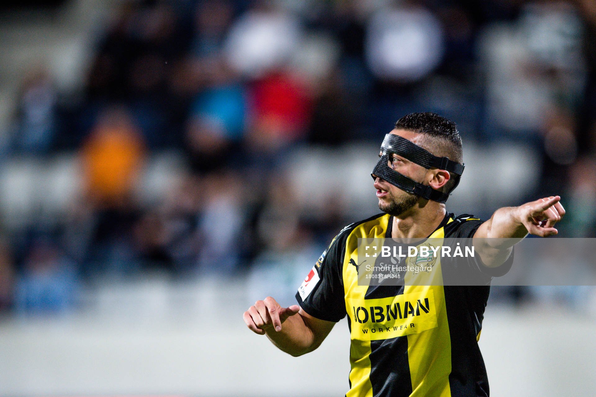 Hammarbys Nikola Djurdjic med ansiktsmask