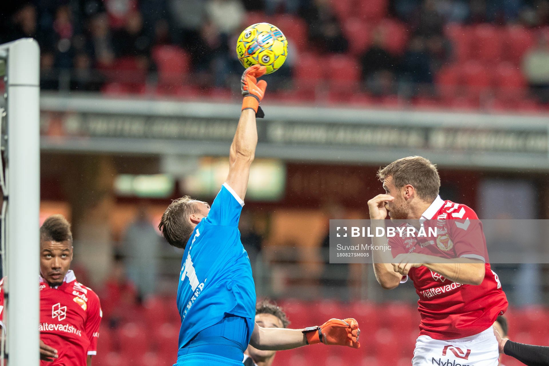 Kalmars Måns Söderqvist och Örebros målvakt Oscar