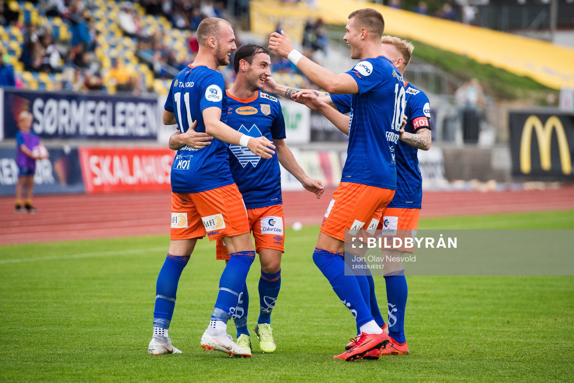 Aron Elís Thrándarson of Aalesund celebrates the 0-2 goal