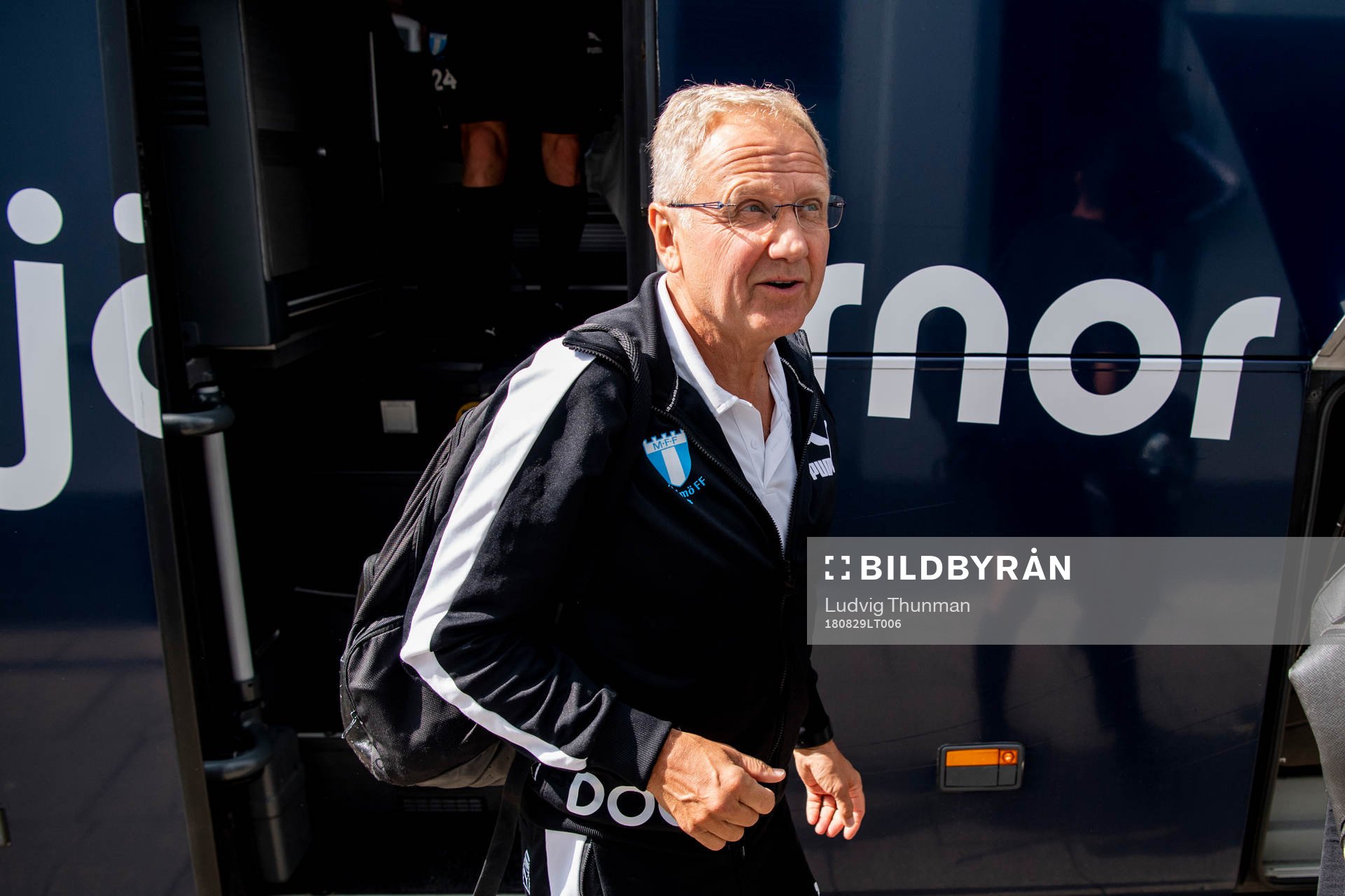 Doctor Pär Herbertsson of Malmö FF arrive at their hotel