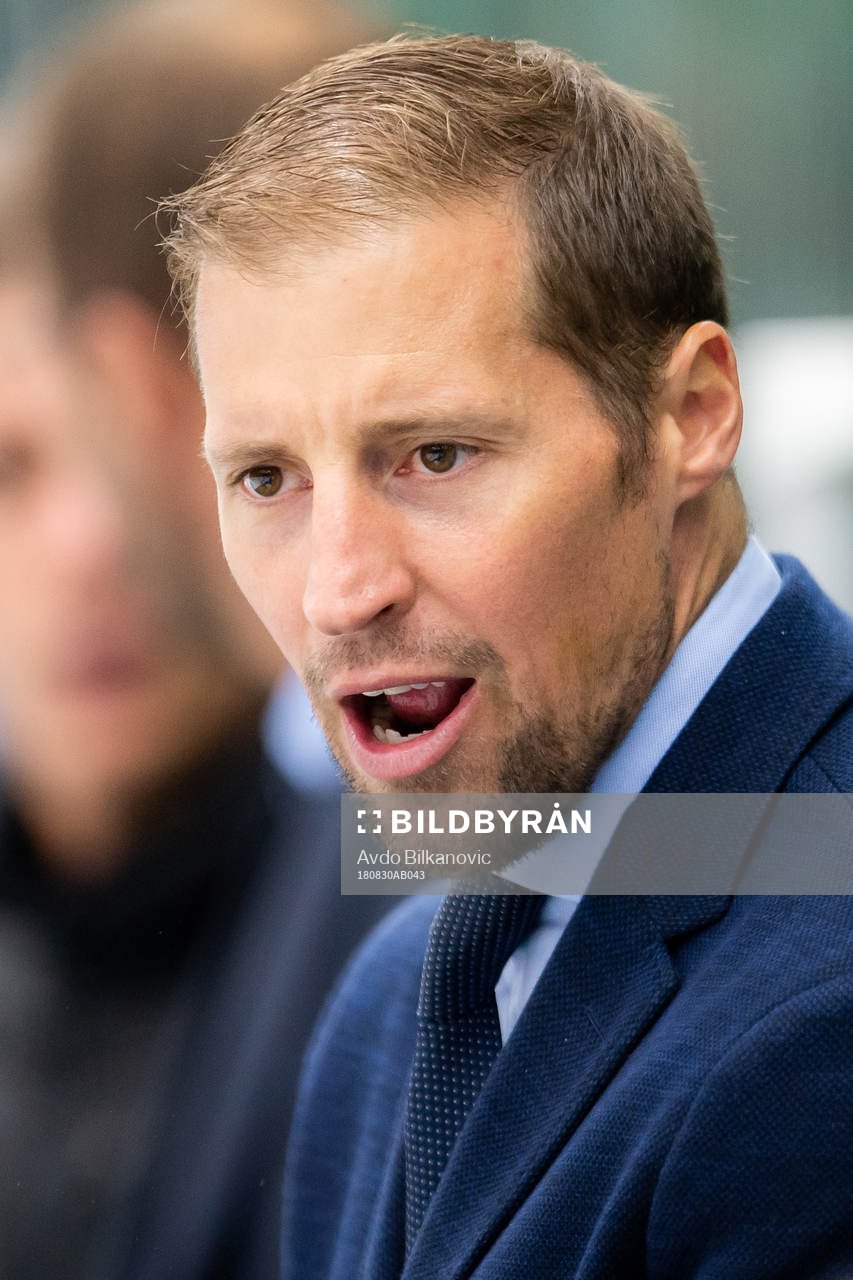 Rögles huvudtränare Cam Abbott