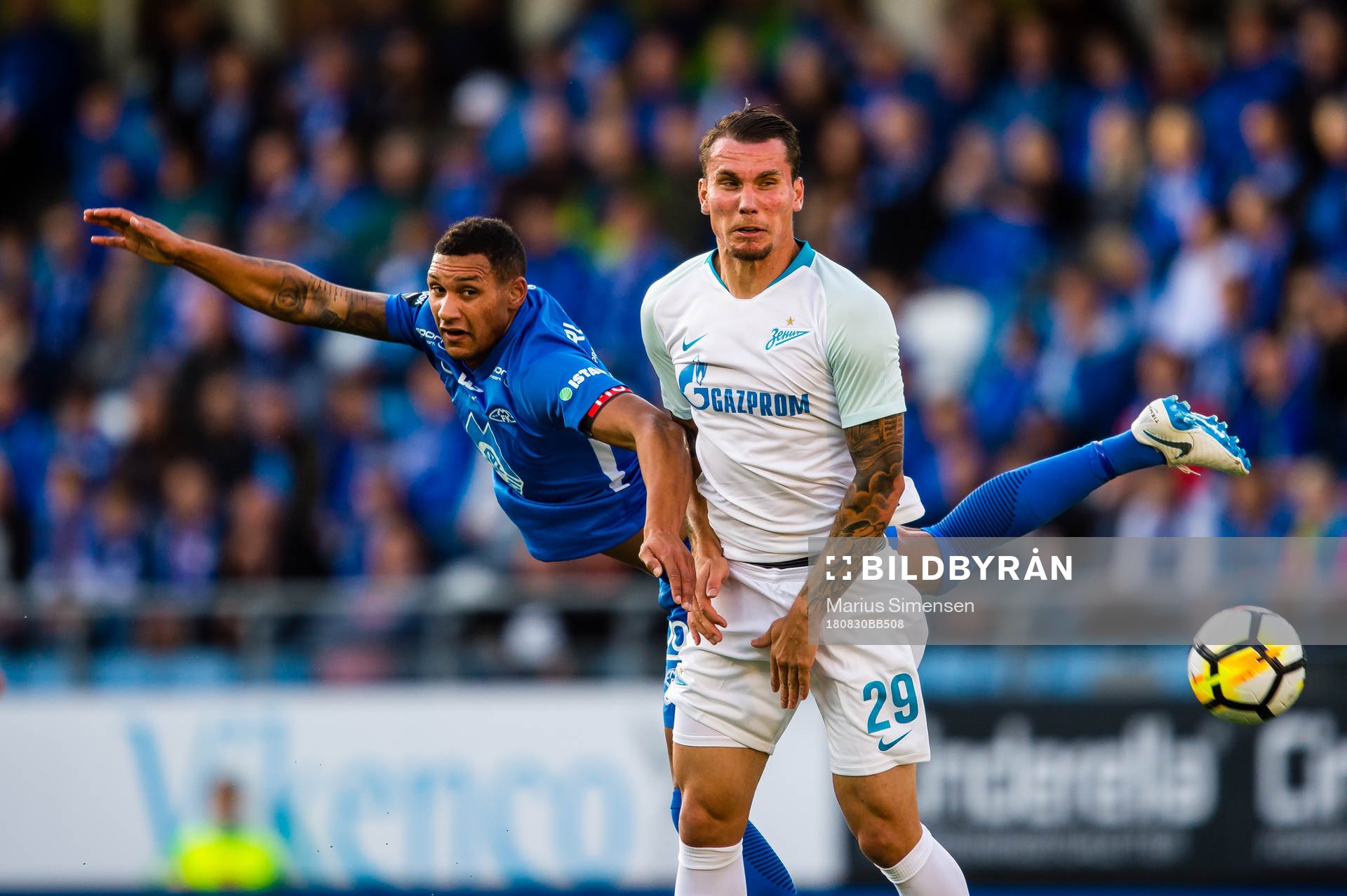 Anton Zabolotny of Zenit and Lunan Ruben Gabrielsen of Molde
