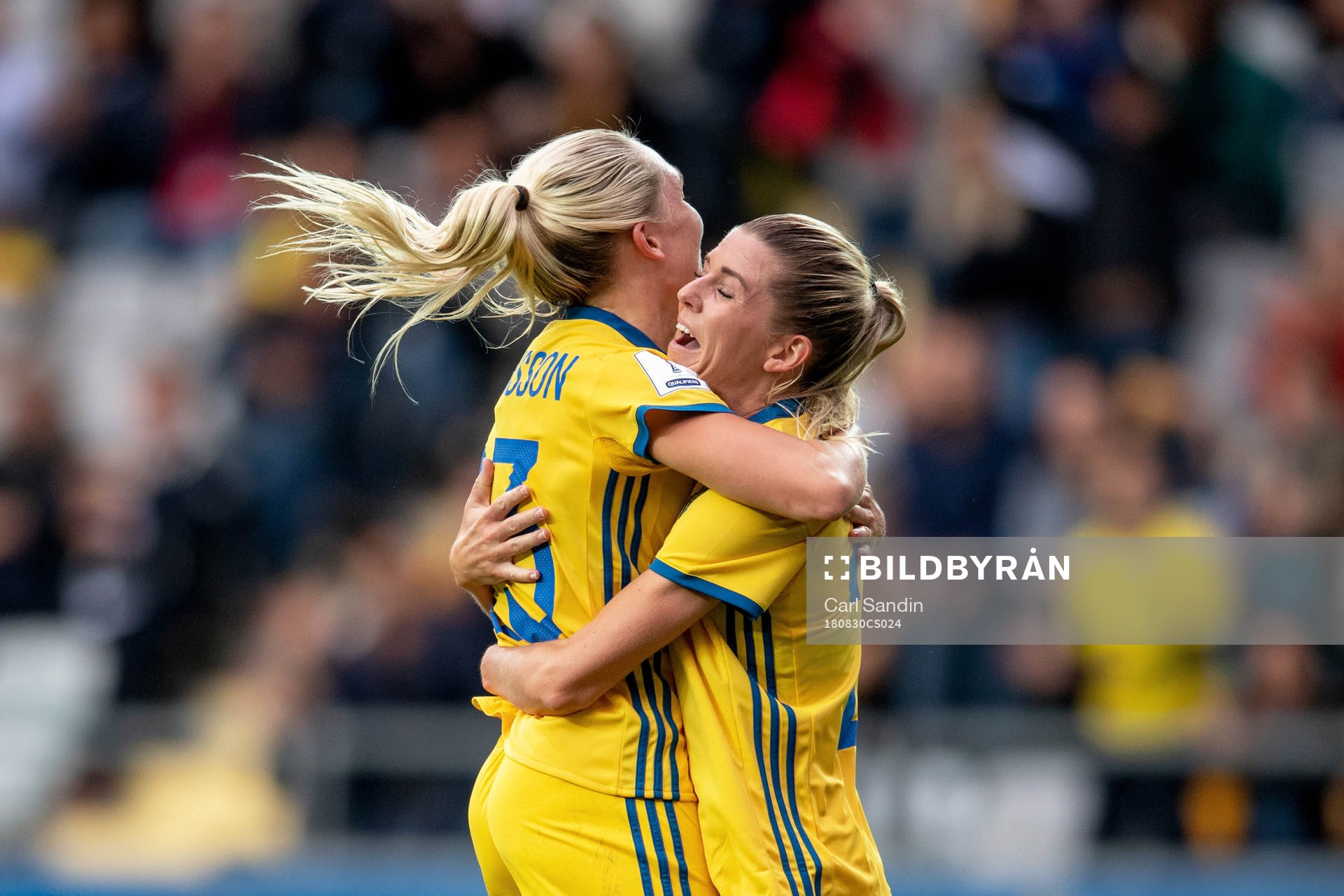 Sveriges Elin Rubensson jublar med Olivia Schough