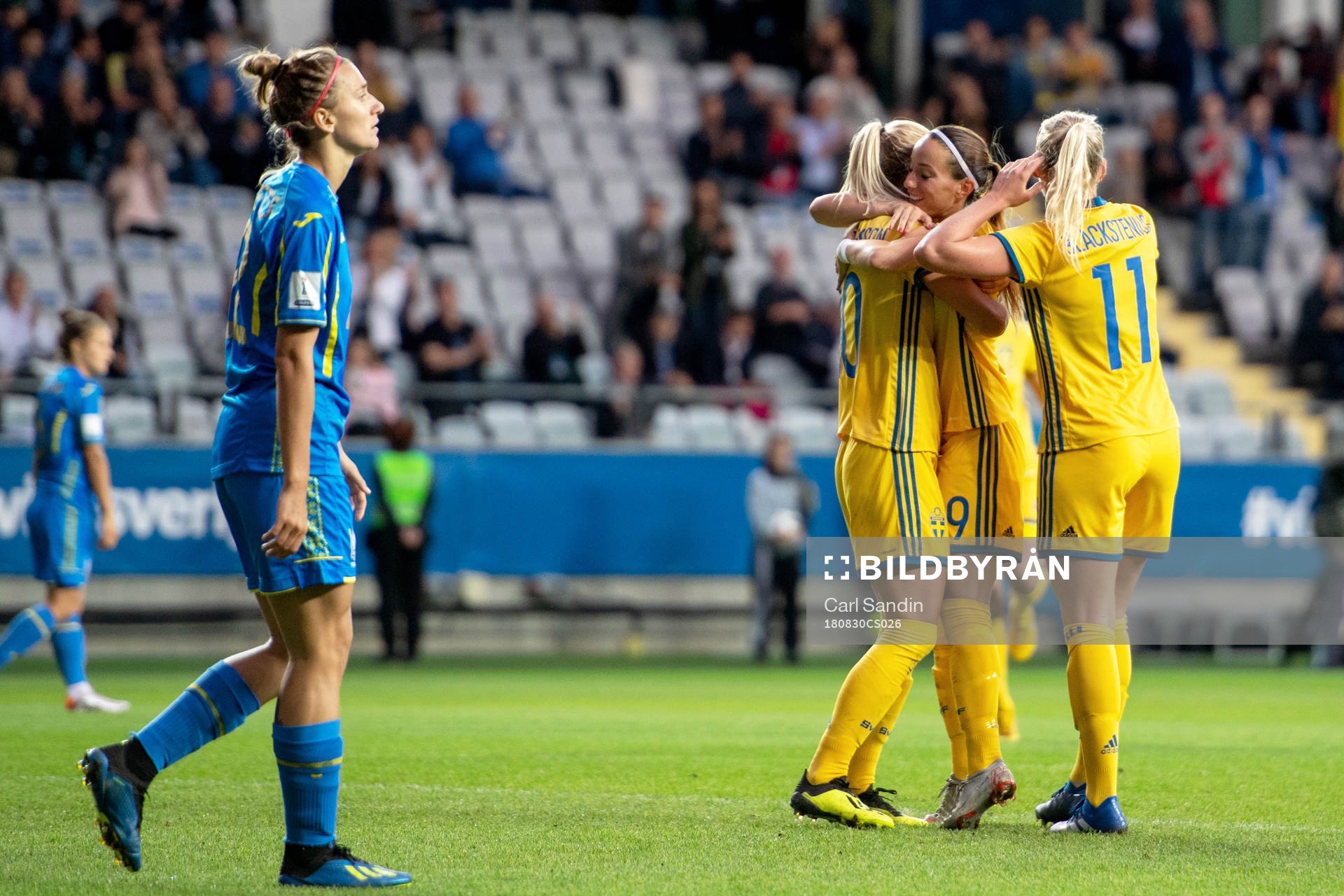Ukrainas Daria Kravets deppar och Sveriges Kosovare Asllani