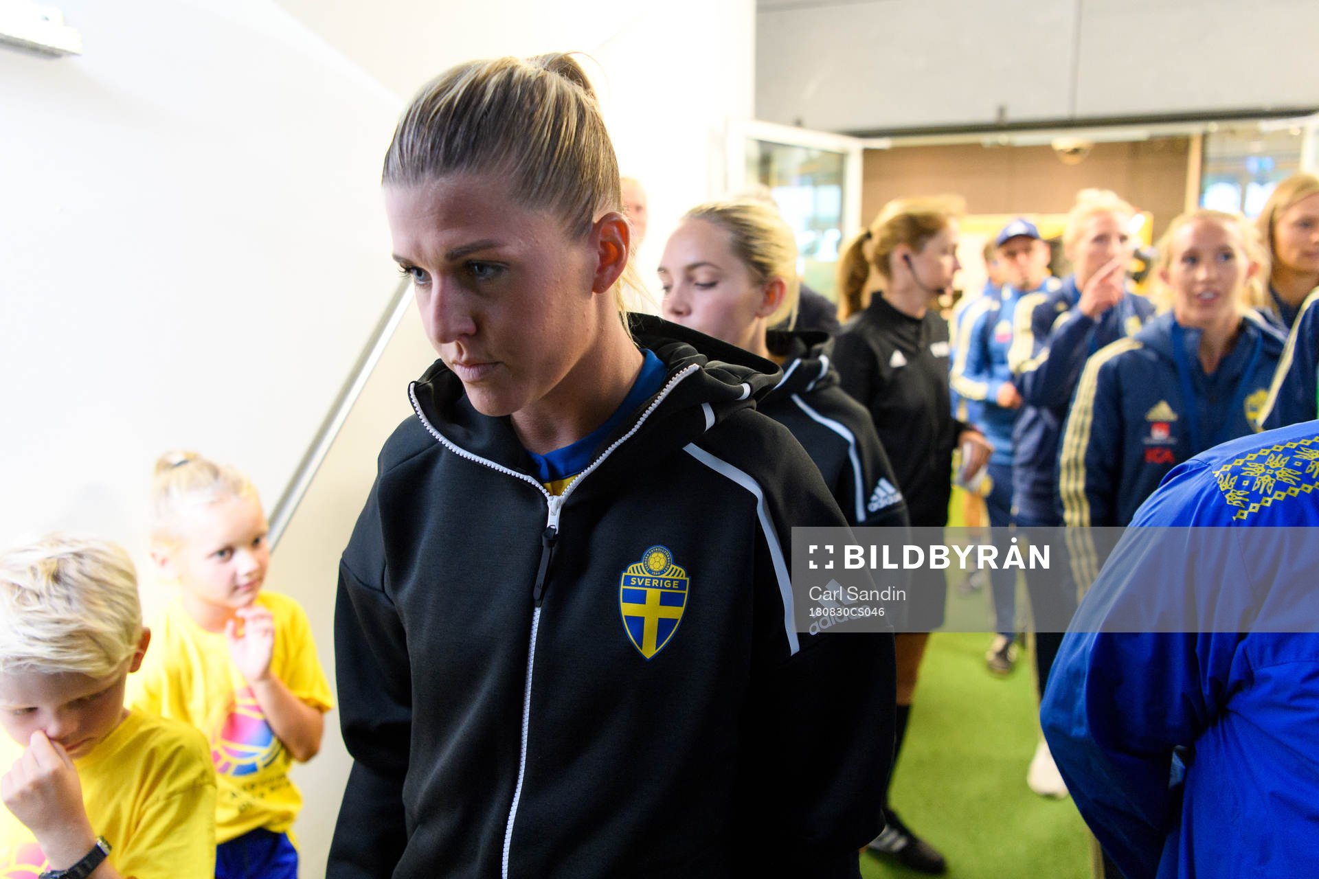 Sveriges Olivia Schough innan VM-kvalmatchen i fotboll