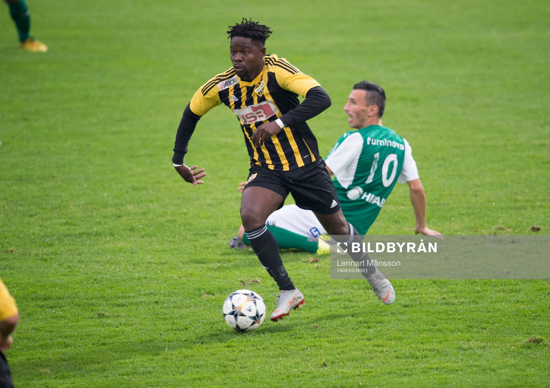 IFK Hässleholms Patrick Osiako i matchen i division 2