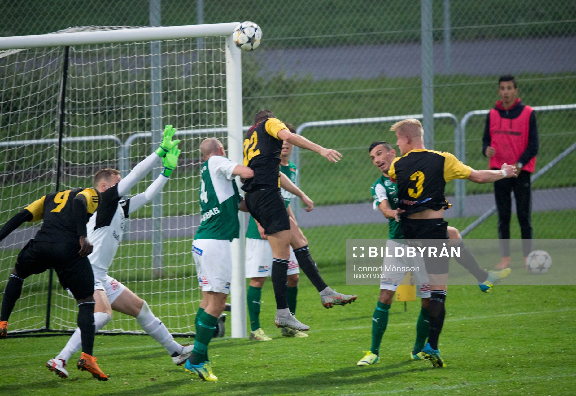 IFK Hässleholms trycker på i matchen i division 2 mellan