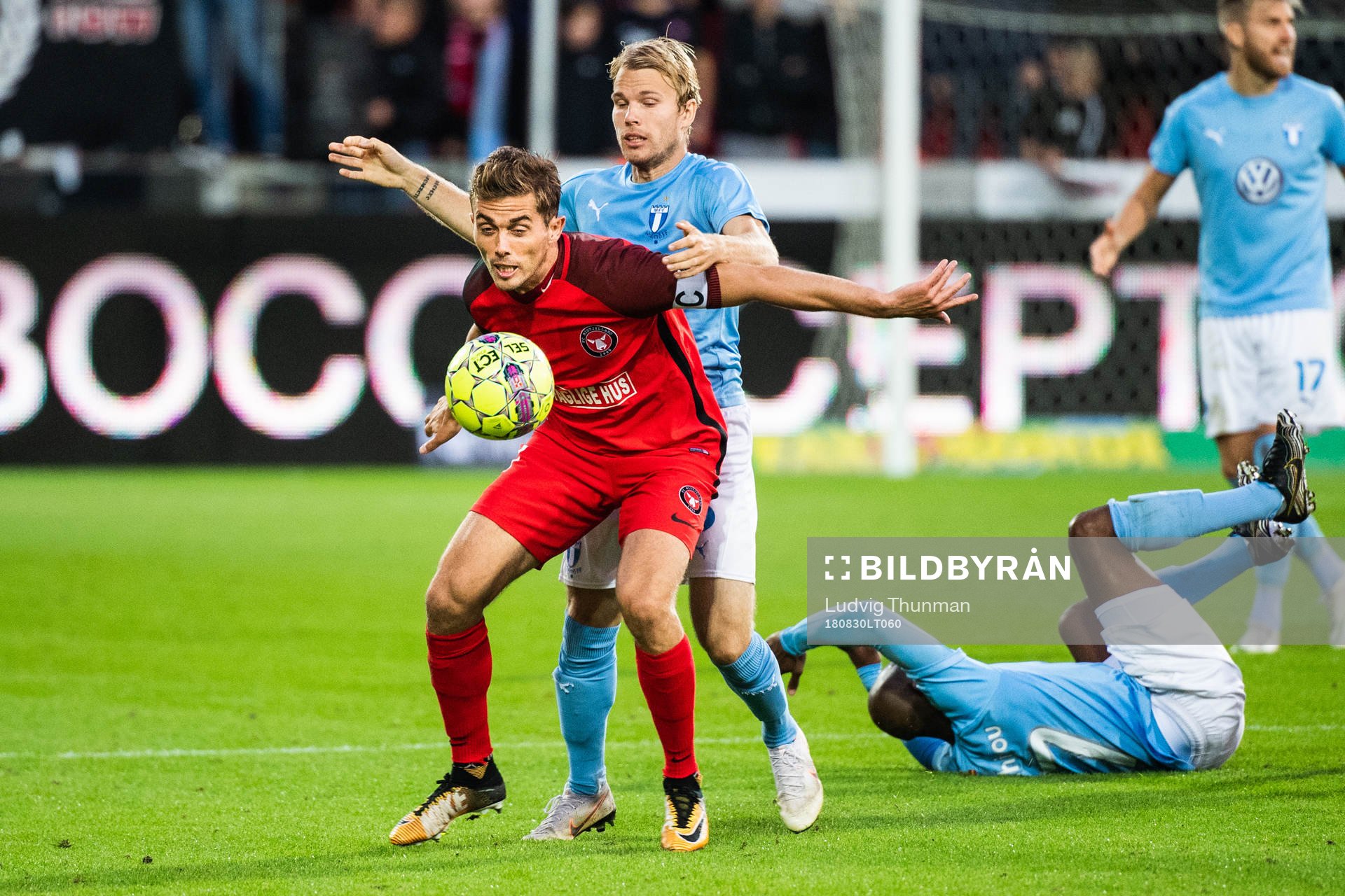 Jakob Poulsen of Midtjylland and Oscar Lewicki of Malmö FF
