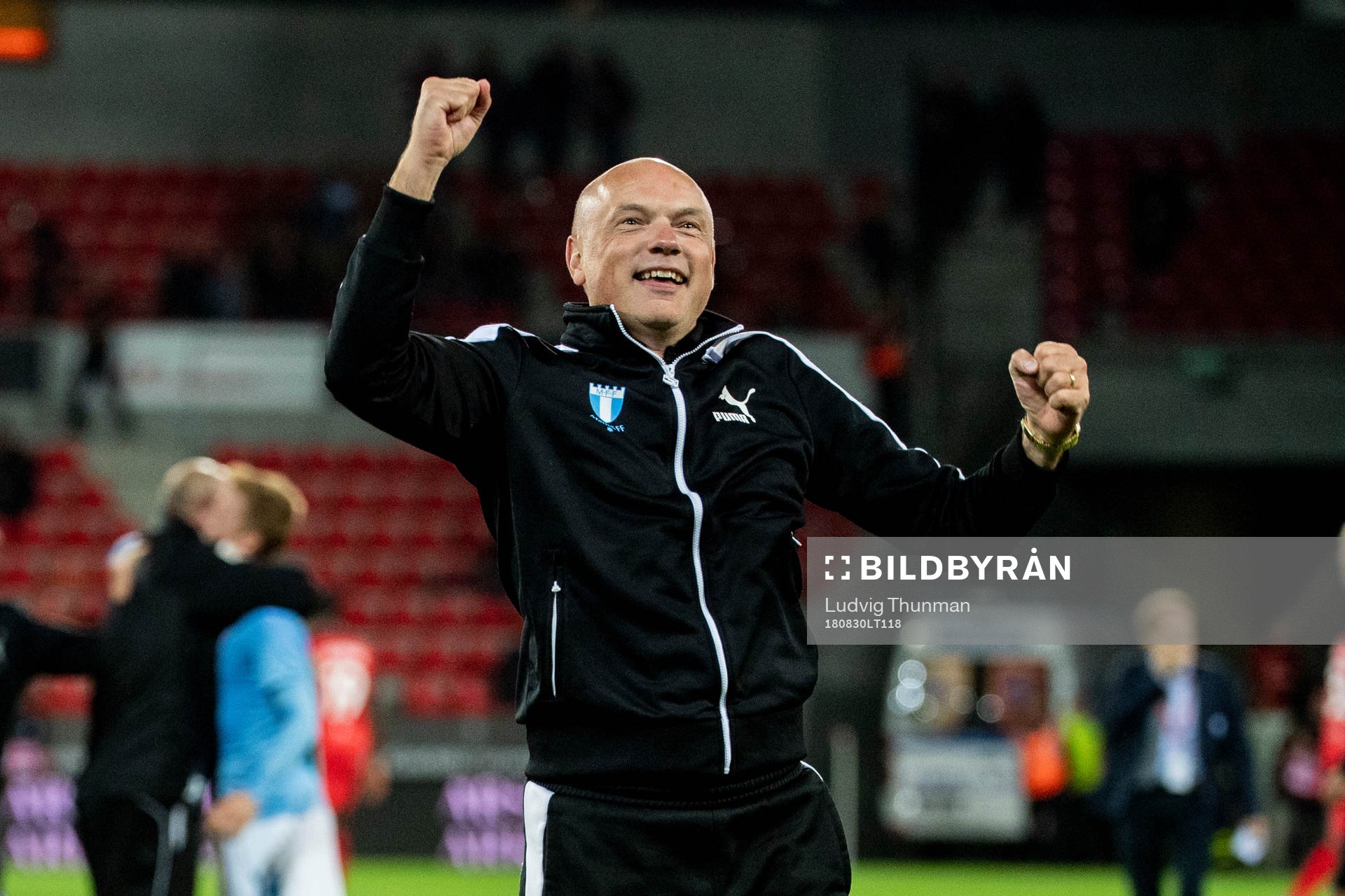 Head coach Uwe Rösler celebrate