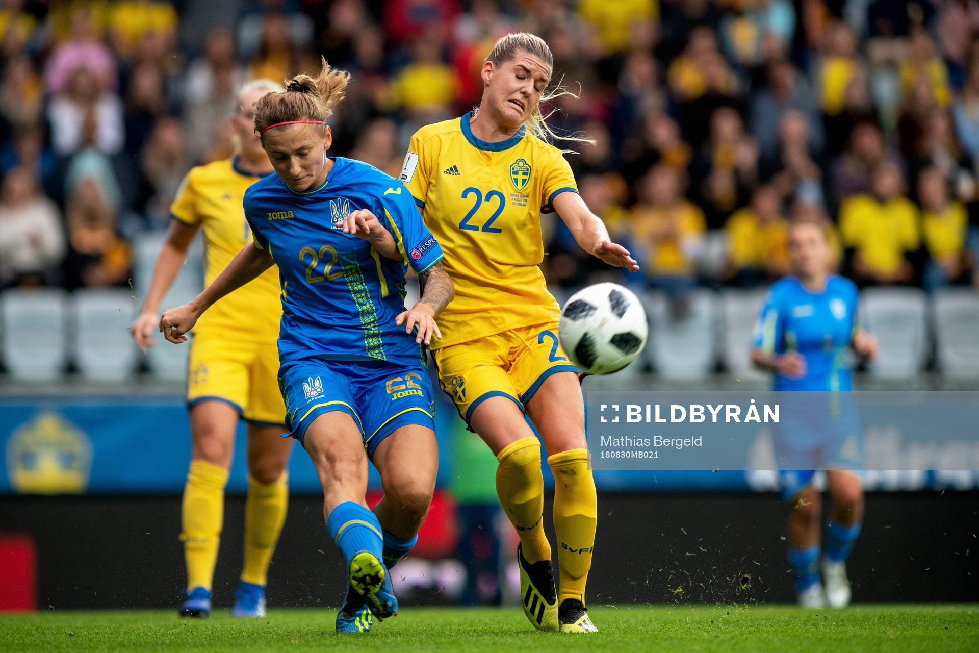 Ukrainas Daria Kravets och Sveriges Olivia Schough