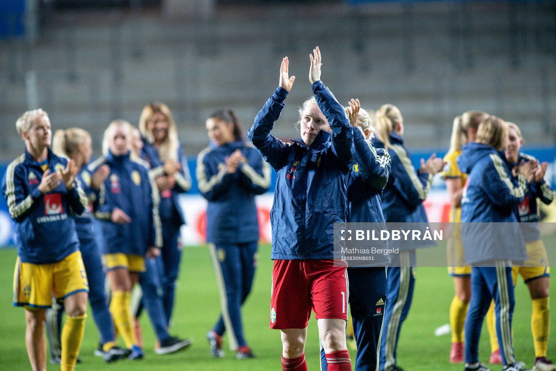 Sveriges målvakt Hedvig Lindahl jublar