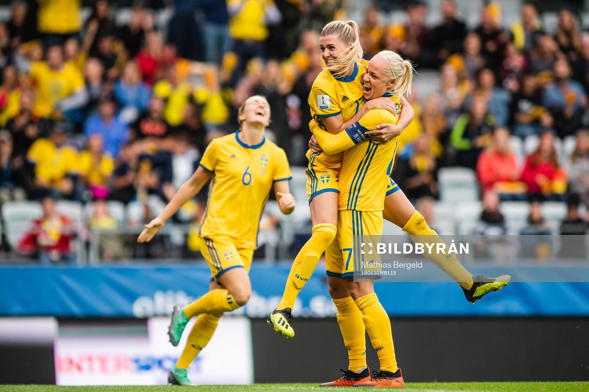 Sveriges Magdalena Eriksson, Olivia Schough ohc Caroline