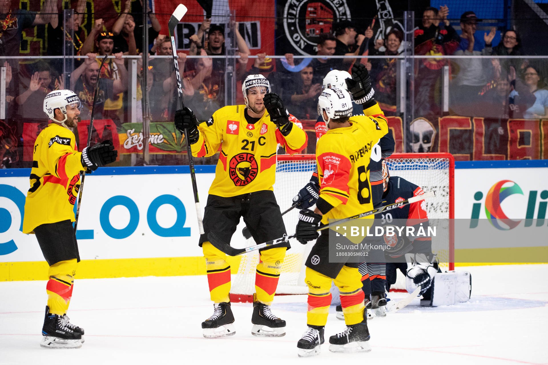 Thomas Rüfenacht of Berns celebrates with his teammates