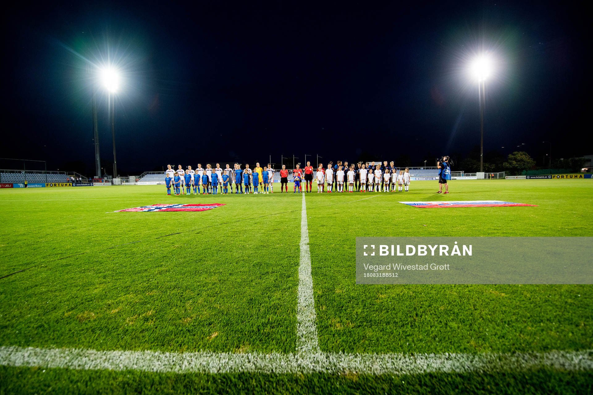 Both teams line up