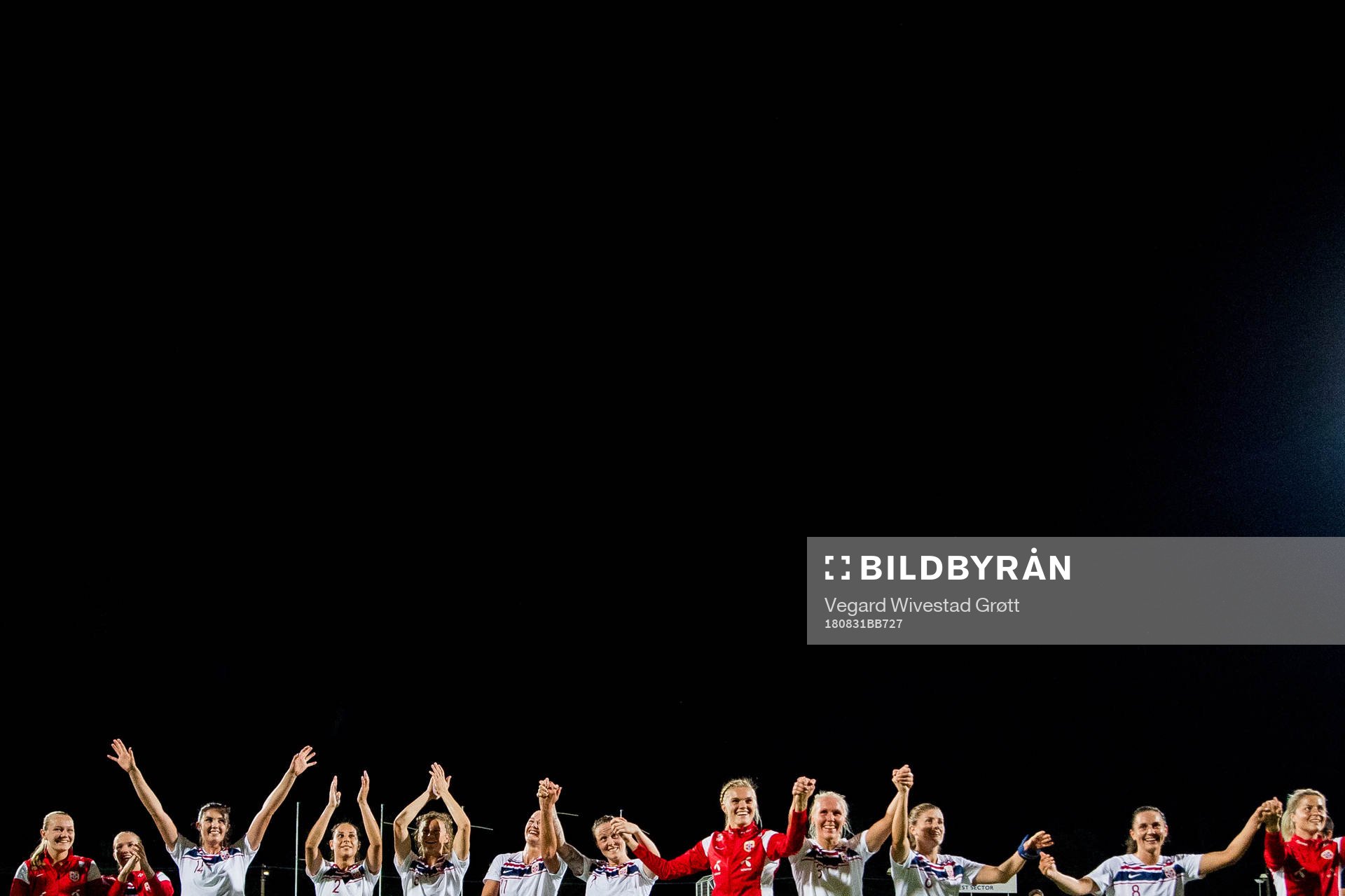 Players of Norway celebrate