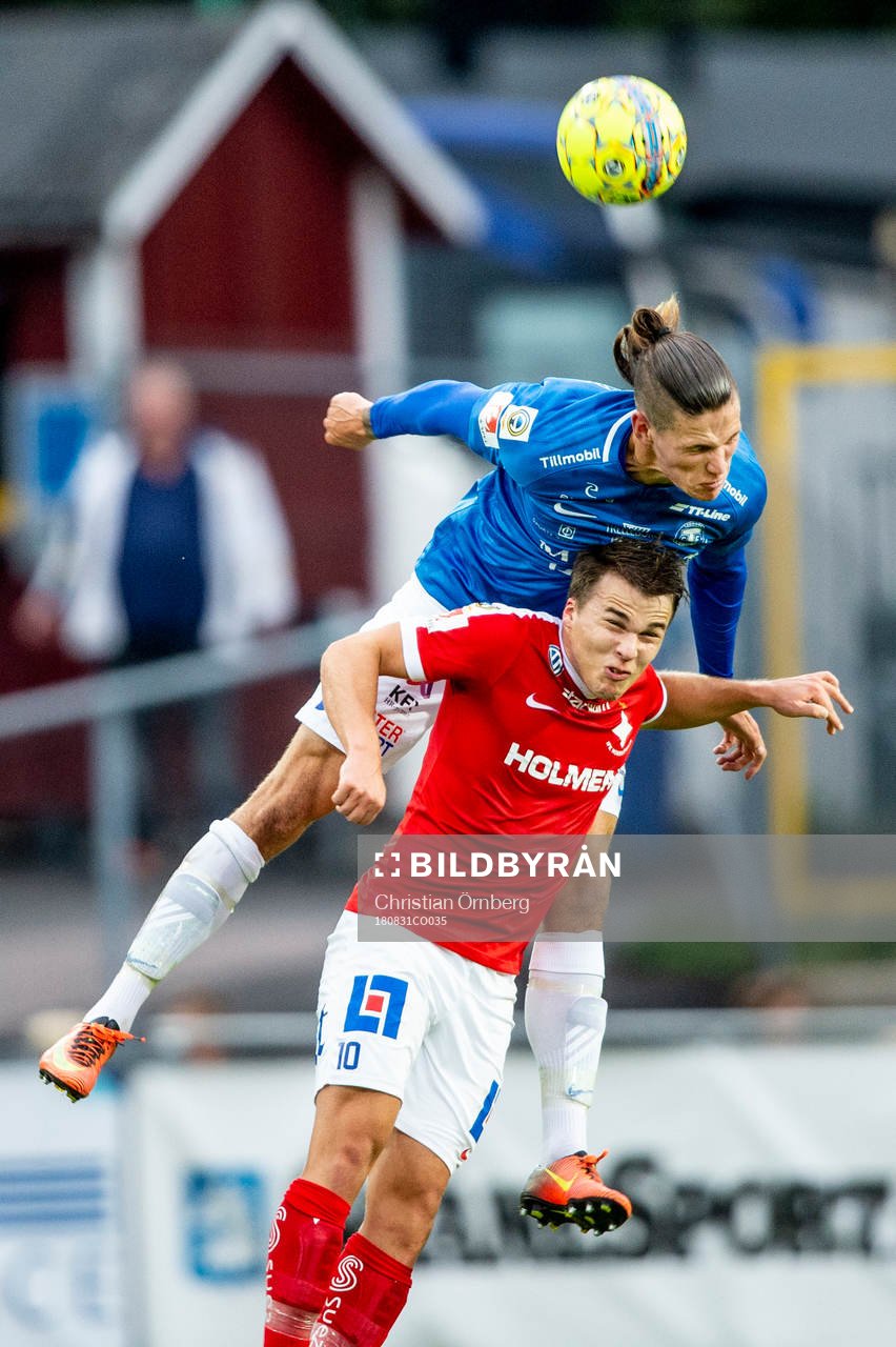 Trelleborgs Isak Jönsson mot Norrköpings Simon Skrabb