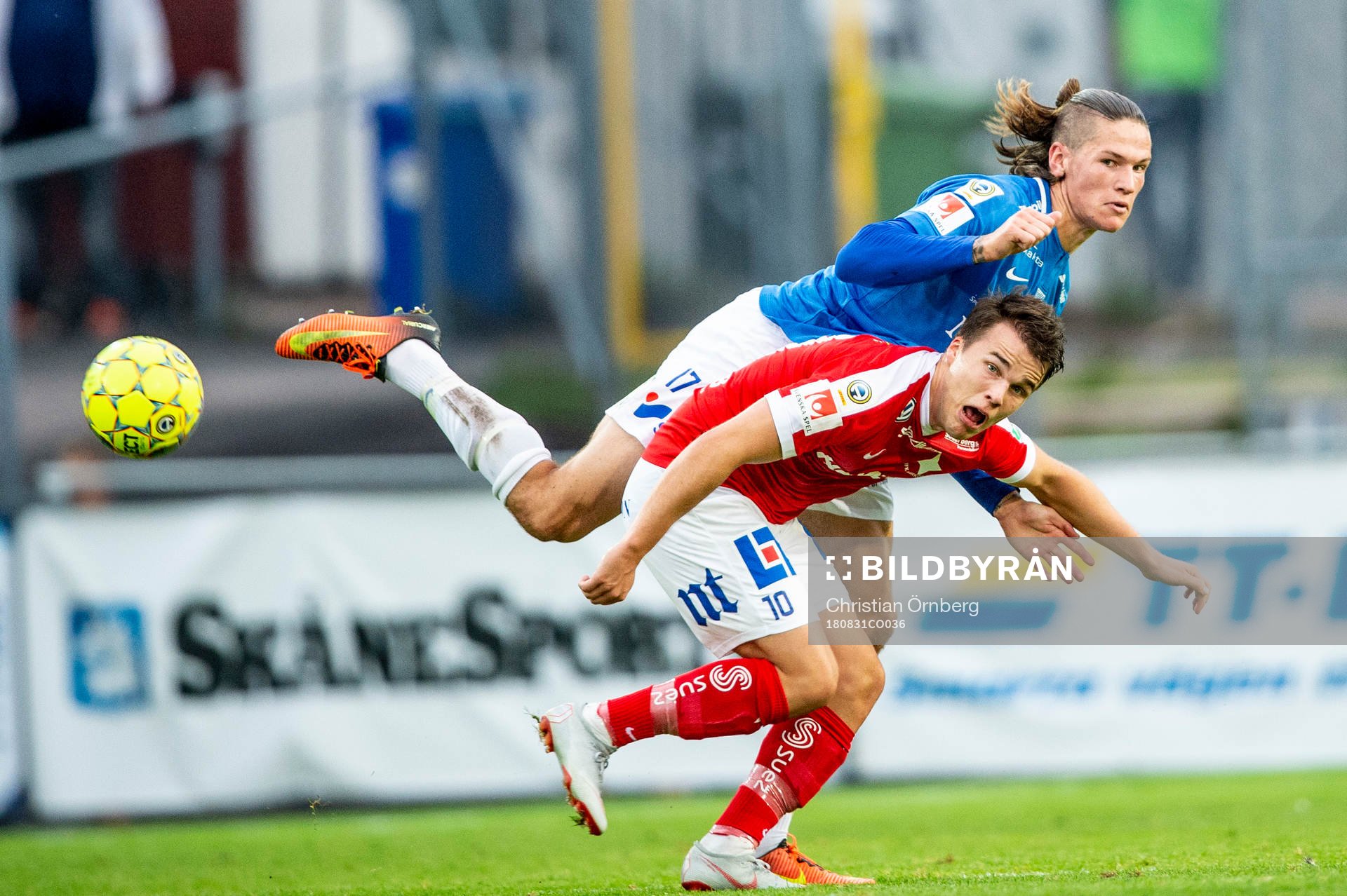 Trelleborgs Isak Jönsson mot Norrköpings Simon Skrabb
