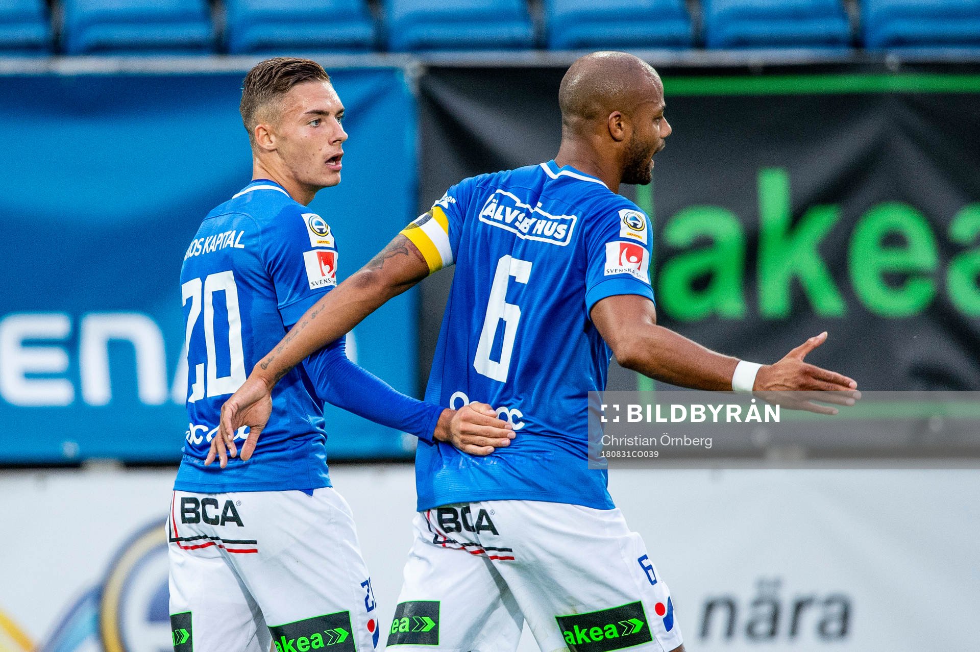 Trelleborgs Felix Hörberg och Salif Camara Jönsson jublar efter 1-1 under fotbollsmatchen i Allsvenskan mellan Trelleborg och IFK Norrköping den 31 augusti 2018 i Trelleborg.